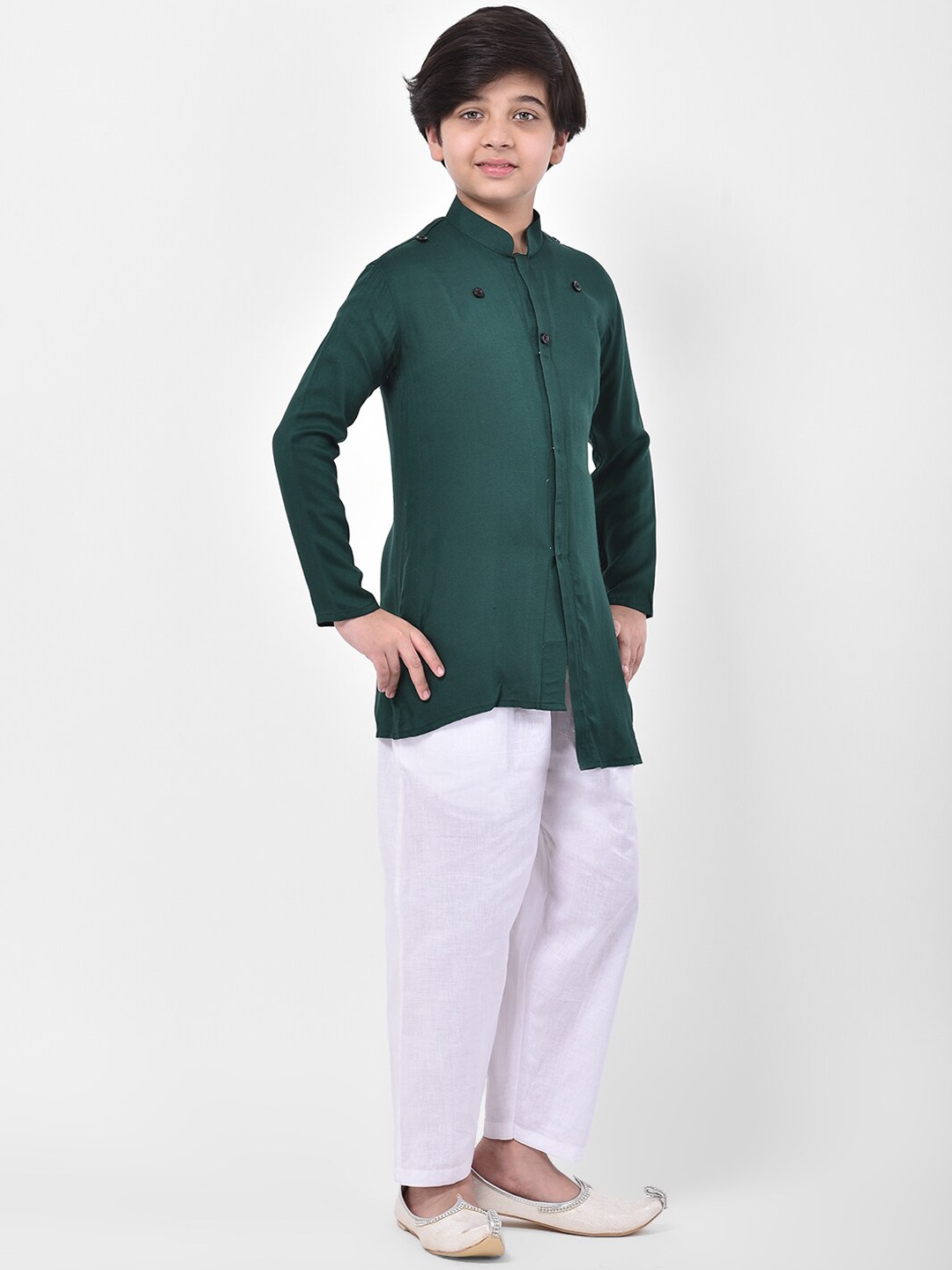 

DEYANN Boys Green & White Solid Cotton Kurta with Pyjamas