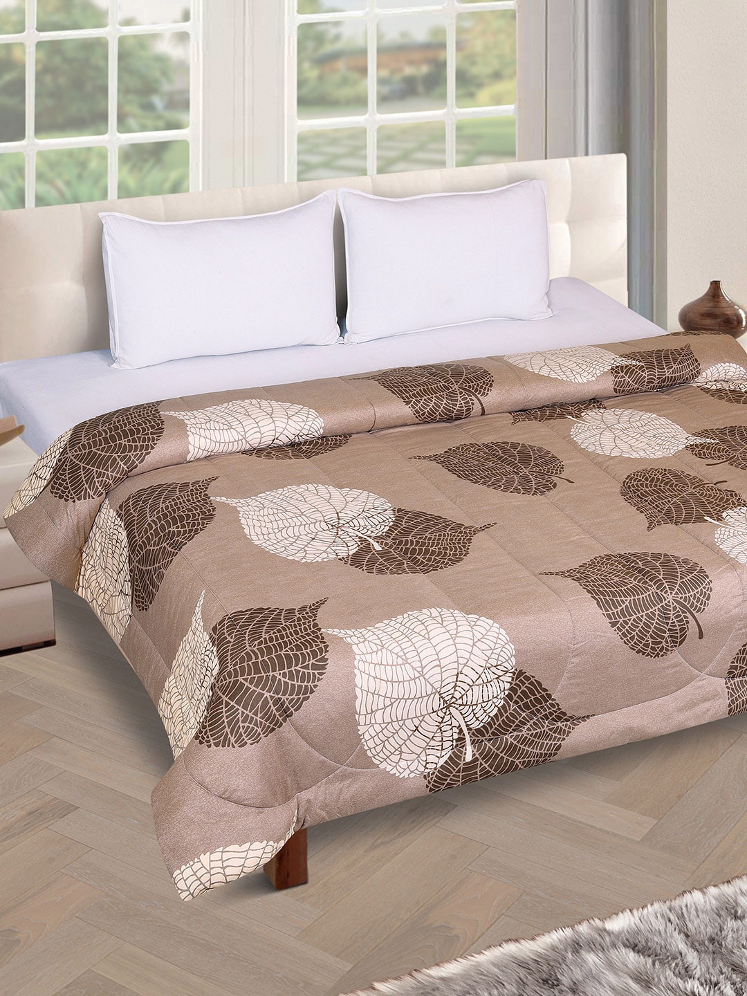 

ROMEE Brown & White Abstract AC Room 150 GSM Double Bed Comforter