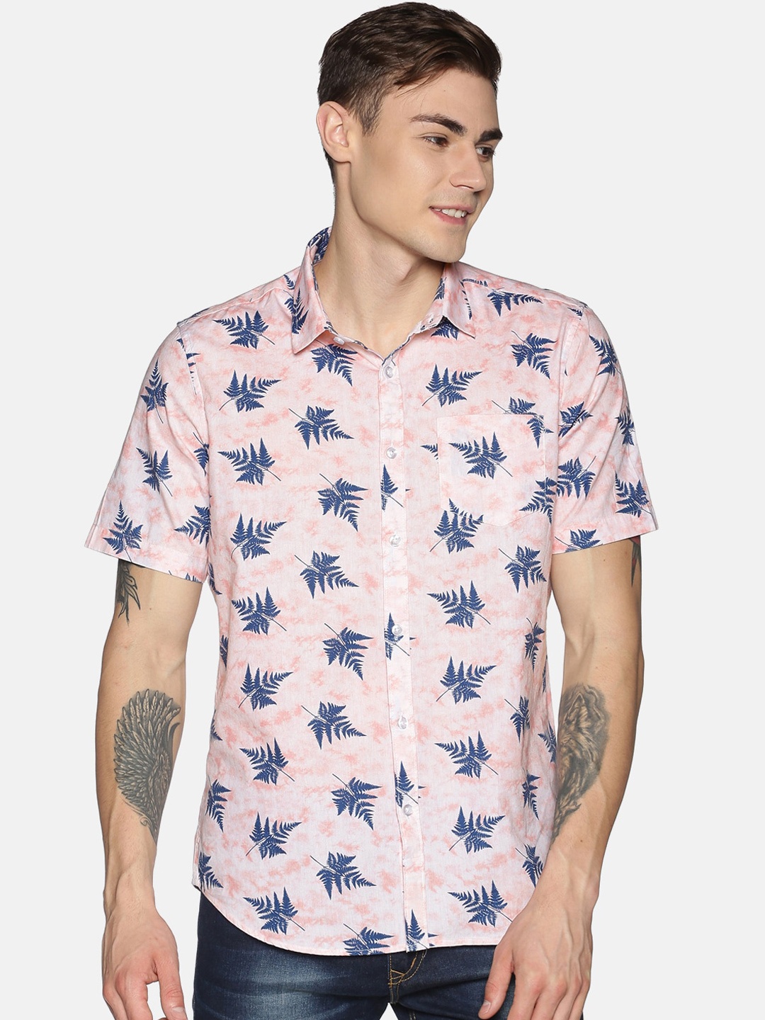 

Tusok Men Pink Regular Fit Printed Casual Shirt