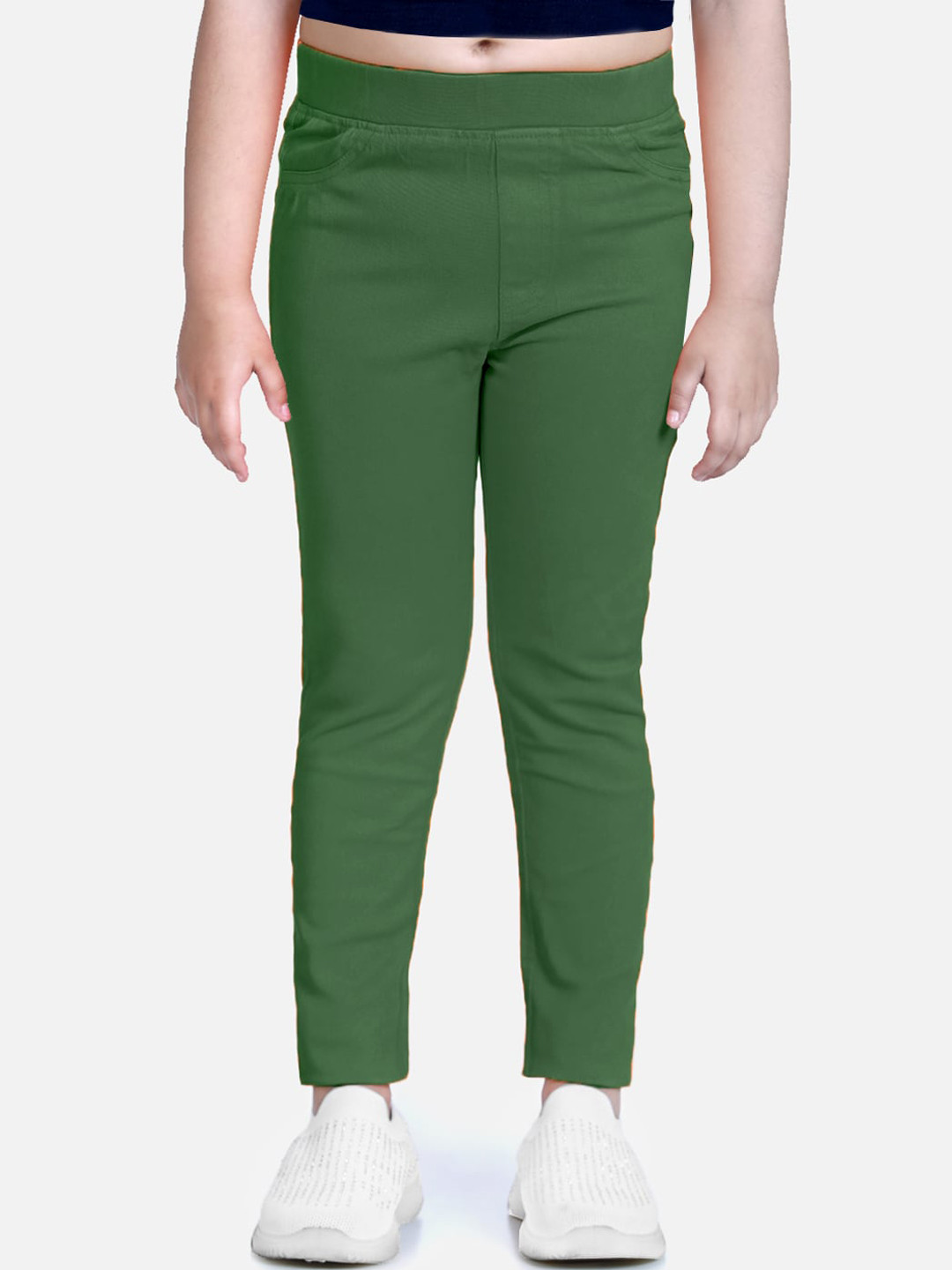 

Naughty Ninos Girls Green Solid Regular Fit Jeggings