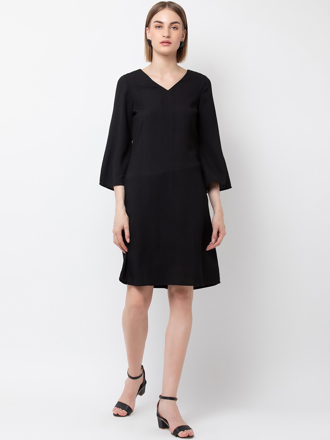 

DODO & MOA Women Black Solid Fit and Flare Dress
