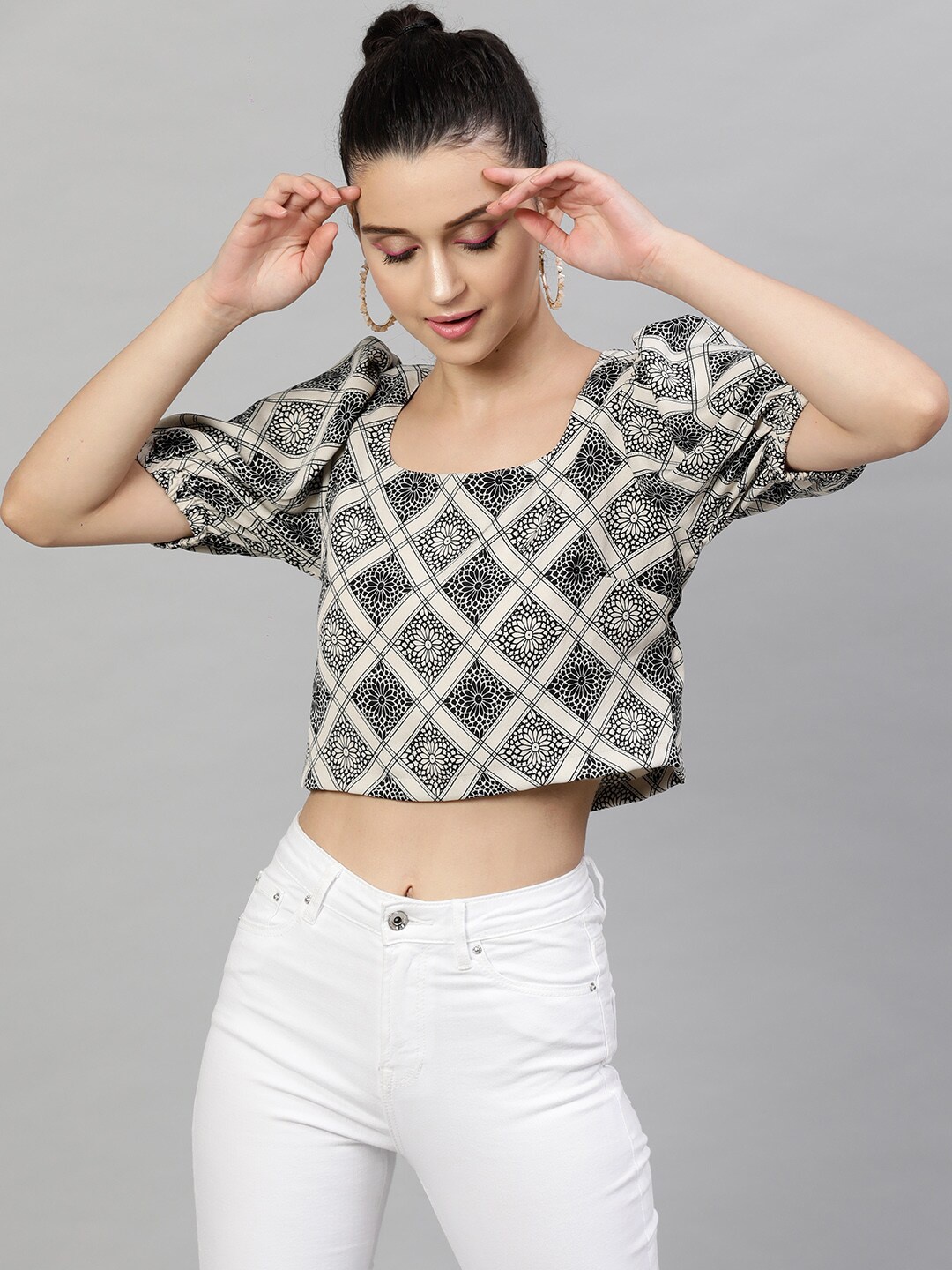 

Street 9 Black & Cream-coloured Geometric Printed Georgette Regular Crop Top