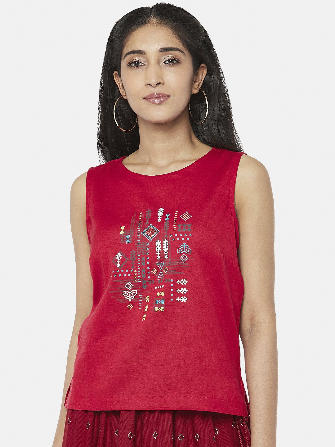 

Akkriti By Pantaloons Red & Blue Geometric Printed Regular Top
