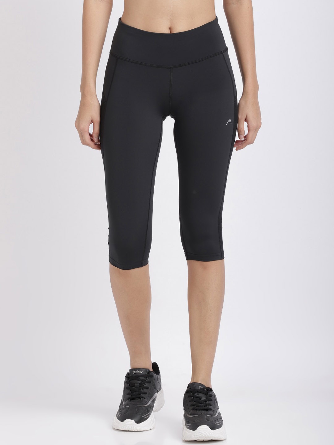 

Head Women Black Solid Tight Fit Capris