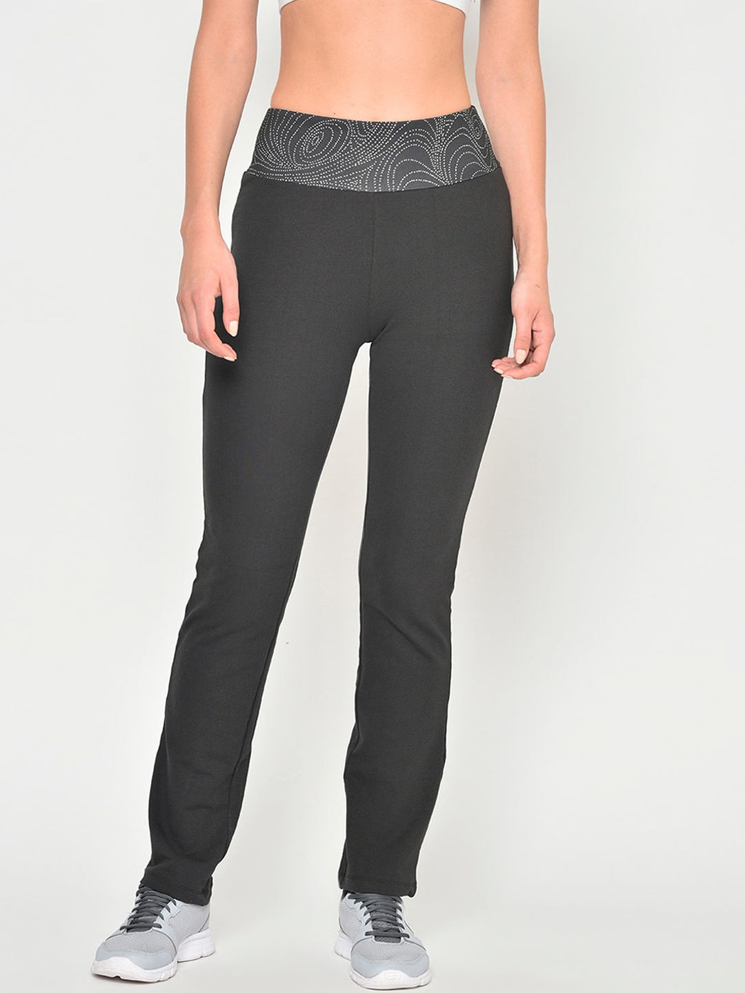 

PERFKT-U Women Black Solid Slim-Fit Antimicrobial Track Pants