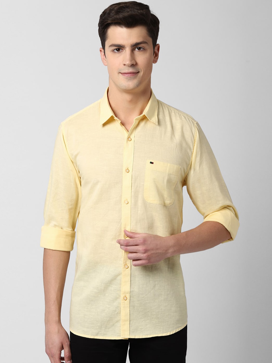 

Peter England Casuals Men Yellow Solid Slim Fit Casual Shirt