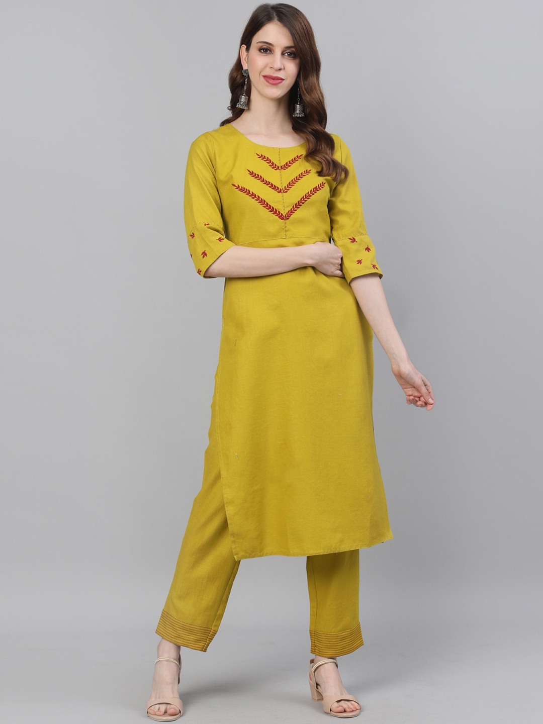 

Jaipur Kurti Women Green & Red Embroidered Kurta with Trousers