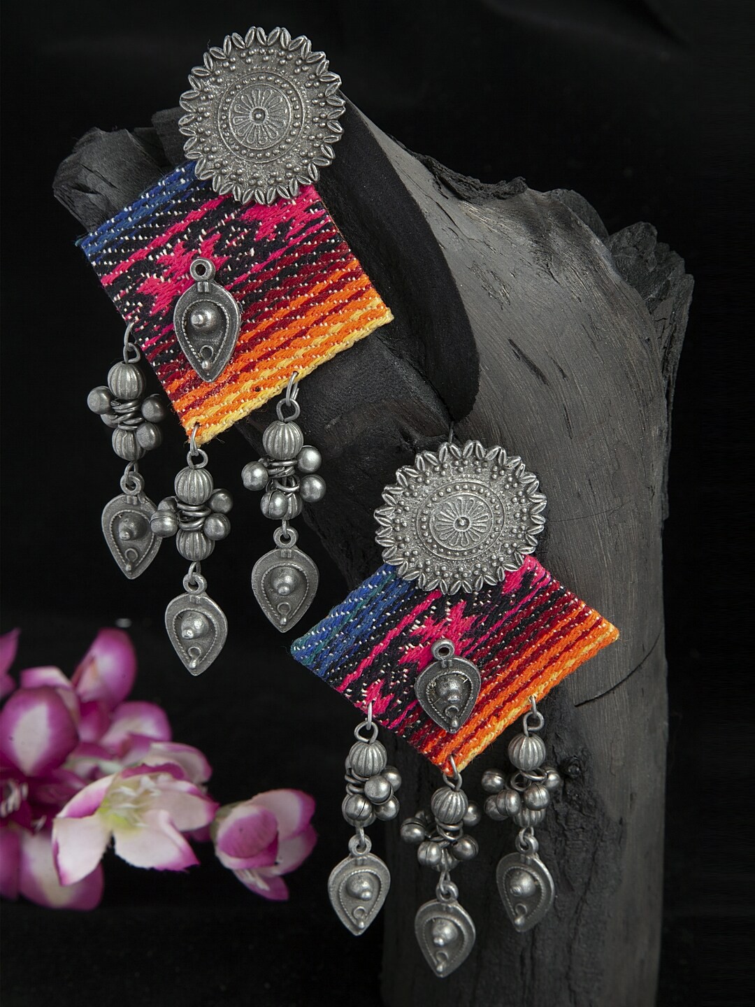 

Moedbuille Ghungroo Studded Tribal Design Oxidised Silver Plated Handcrafted Chandbalis, Multi