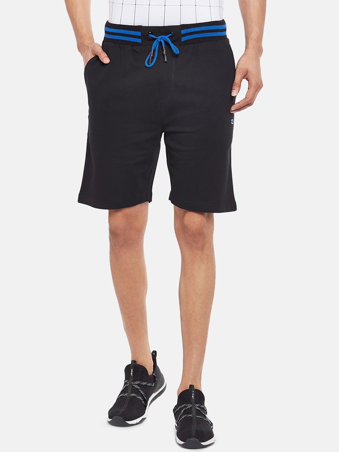 

Ajile by Pantaloons Men Black Solid Slim Fit Regular Shorts