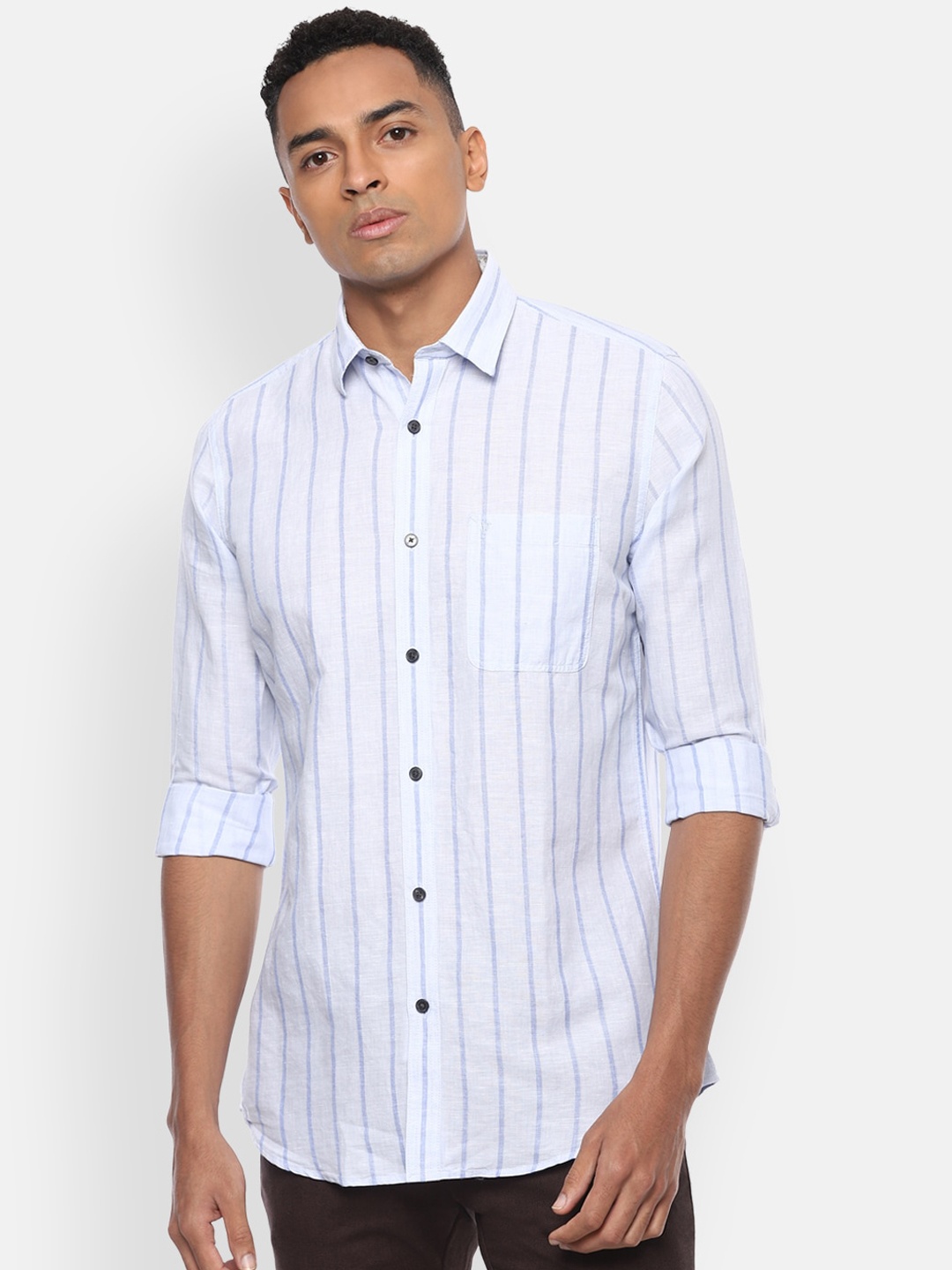 

Van Heusen Sport Men White Slim Fit Striped Casual Shirt