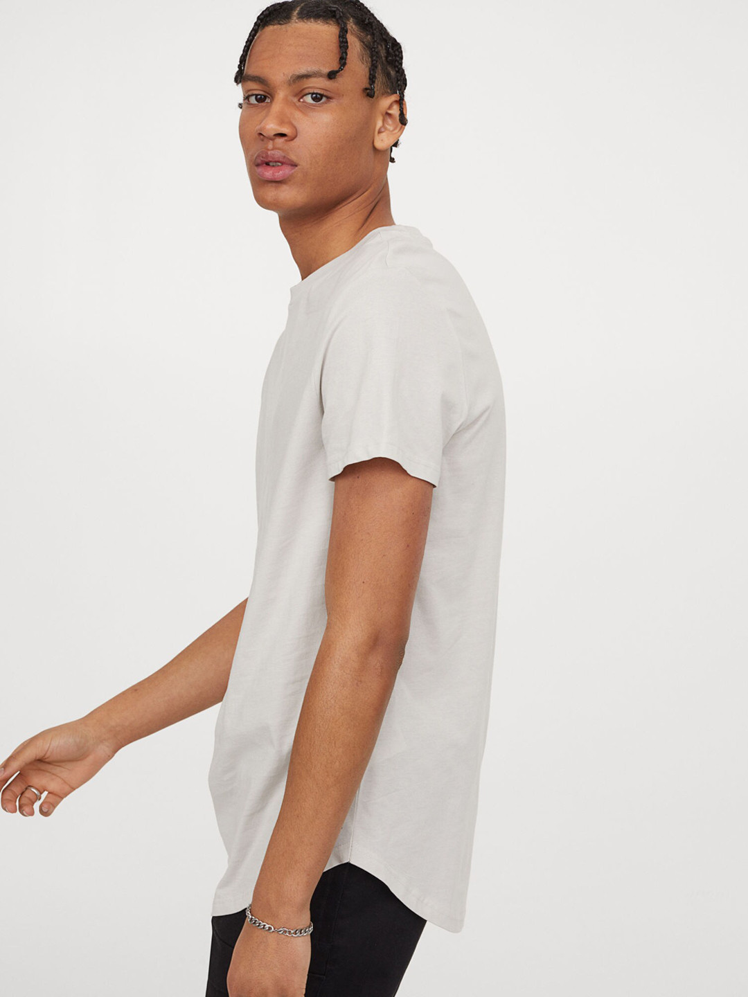 

HM Men Grey Solid Pure Cotton T-shirt Long Fit