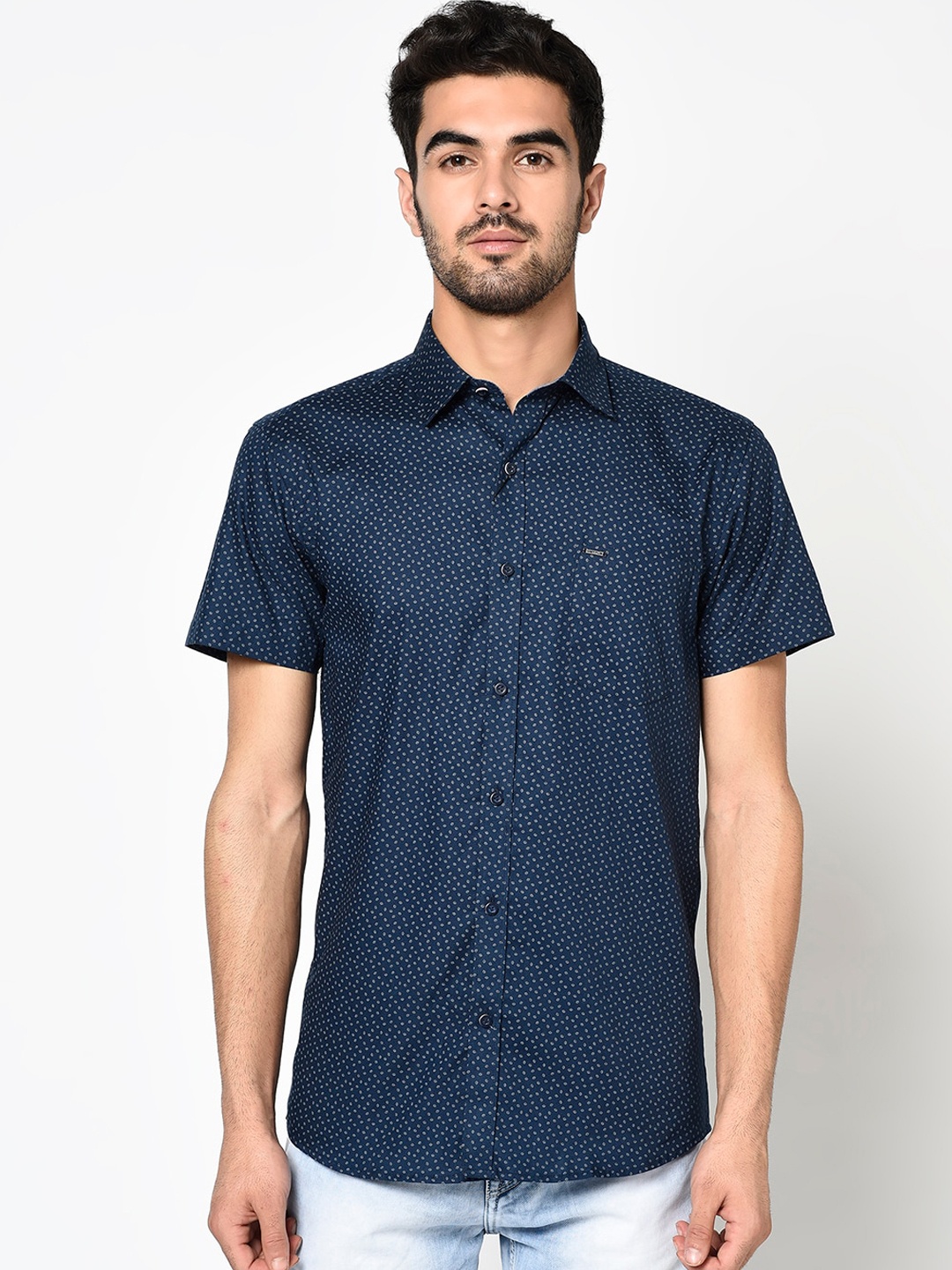 

METTLE Men Blue Regular Fit Solid Casual Shirt
