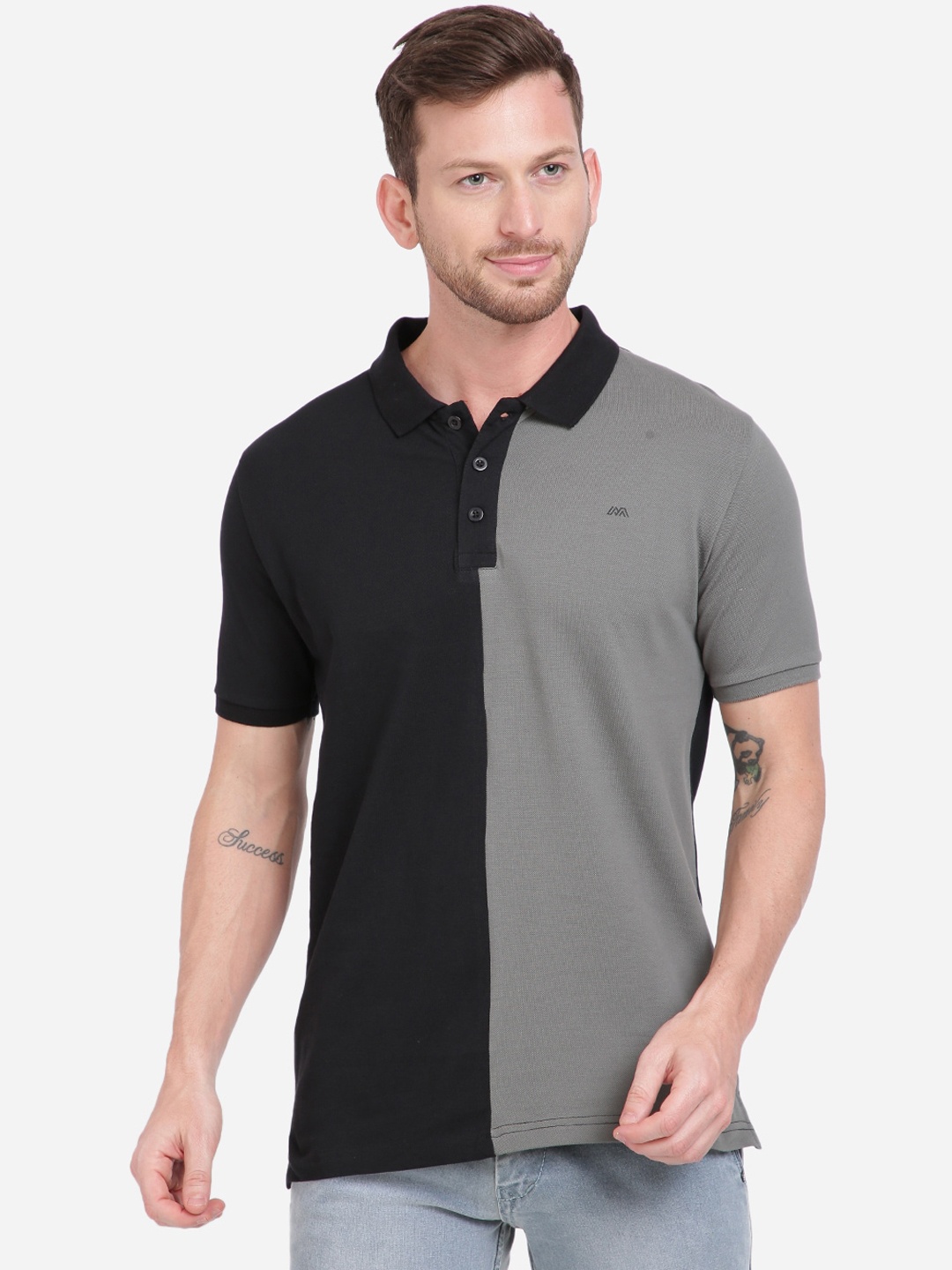 

MASH UNLIMITED Men Black Colourblocked Polo Collar T-shirt