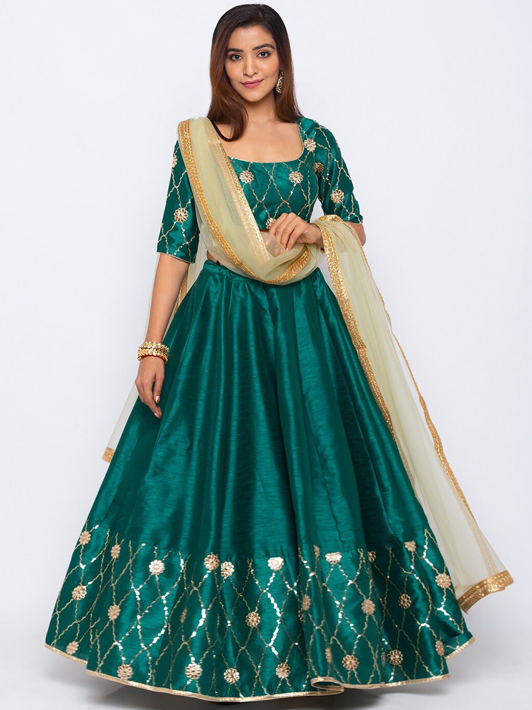 

6Y COLLECTIVE Teal & Gold-Toned Semi-stitched Lehenga-unstitched blouse & dupatta