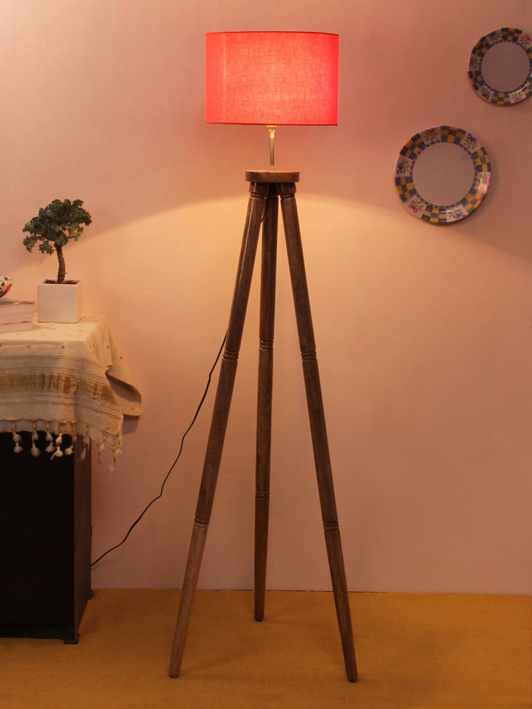 

Devansh Orange Solid Traditional Tripod Lamp with Shade