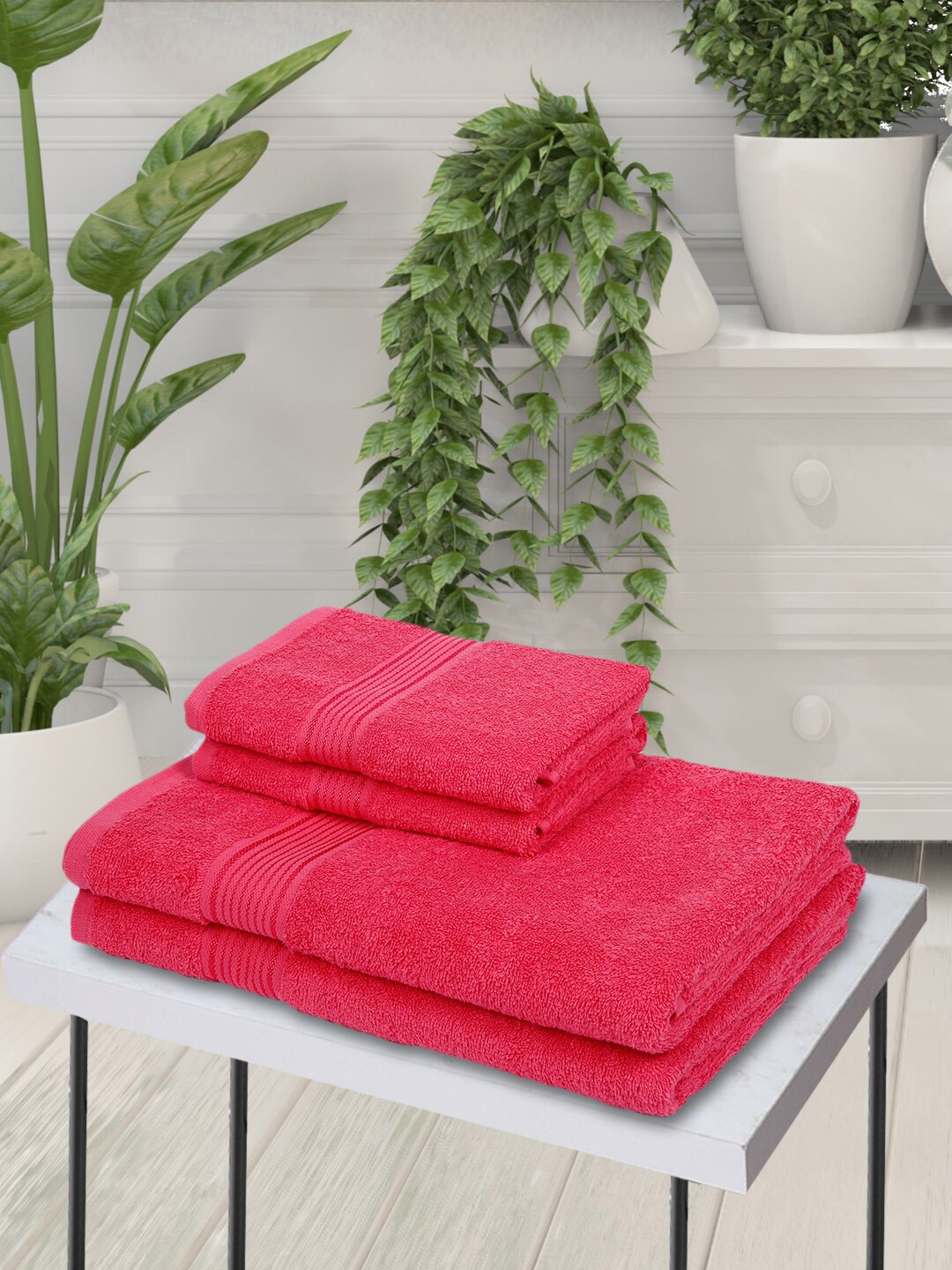 

KOPA Set Of 4 Pink Solid 380 GSM Super-Soft Bath Towels