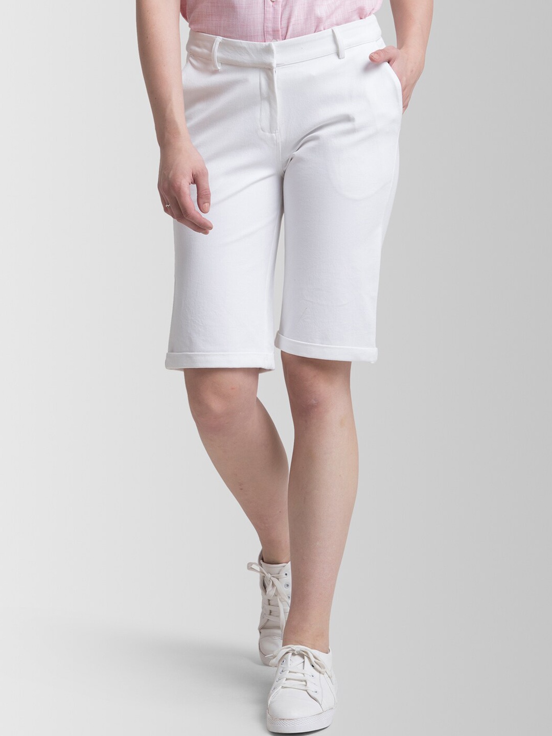 FableStreet Women White Solid Regular Shorts