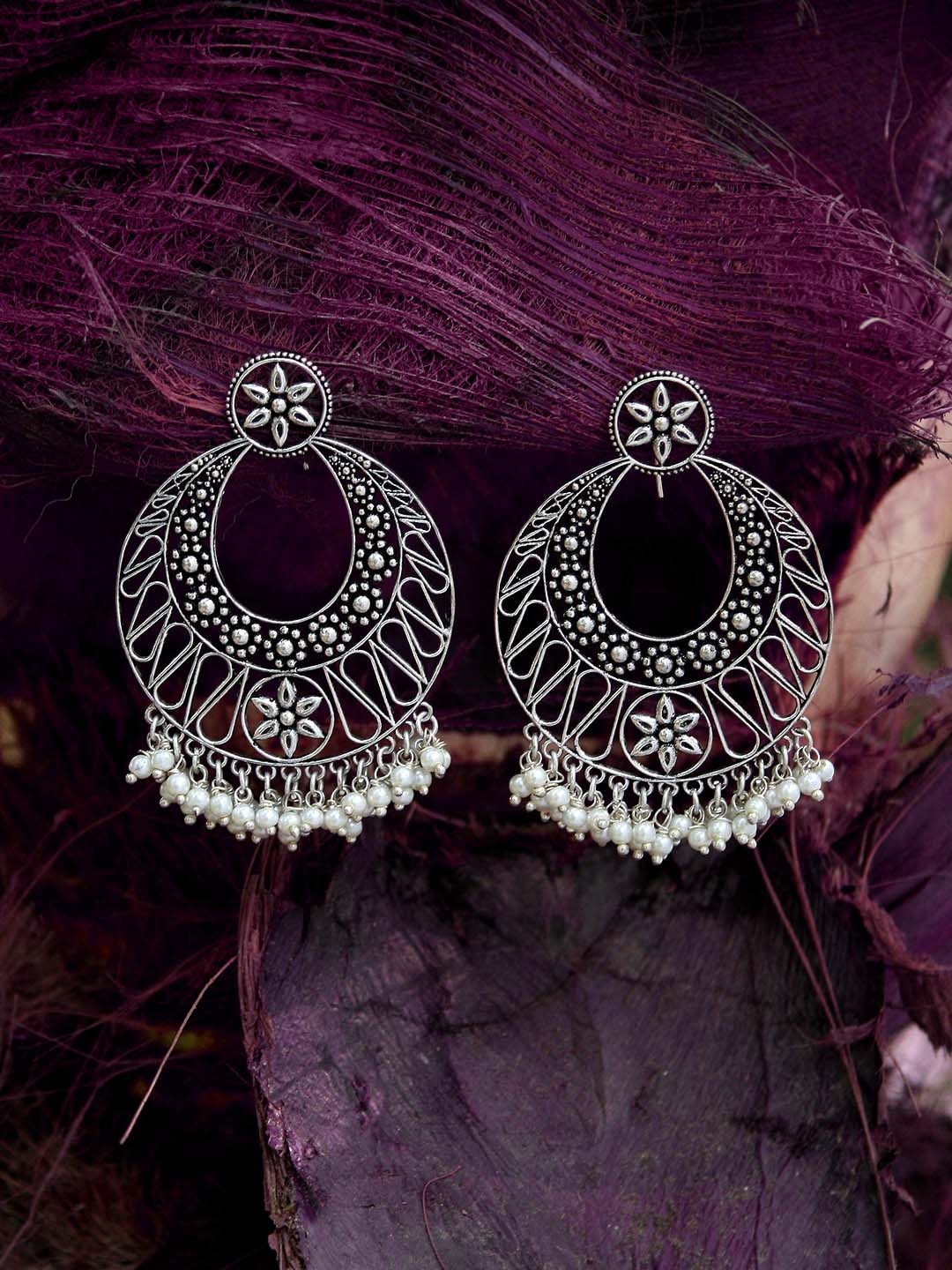 

Adwitiya Collection Silver-Toned Contemporary Chandbalis