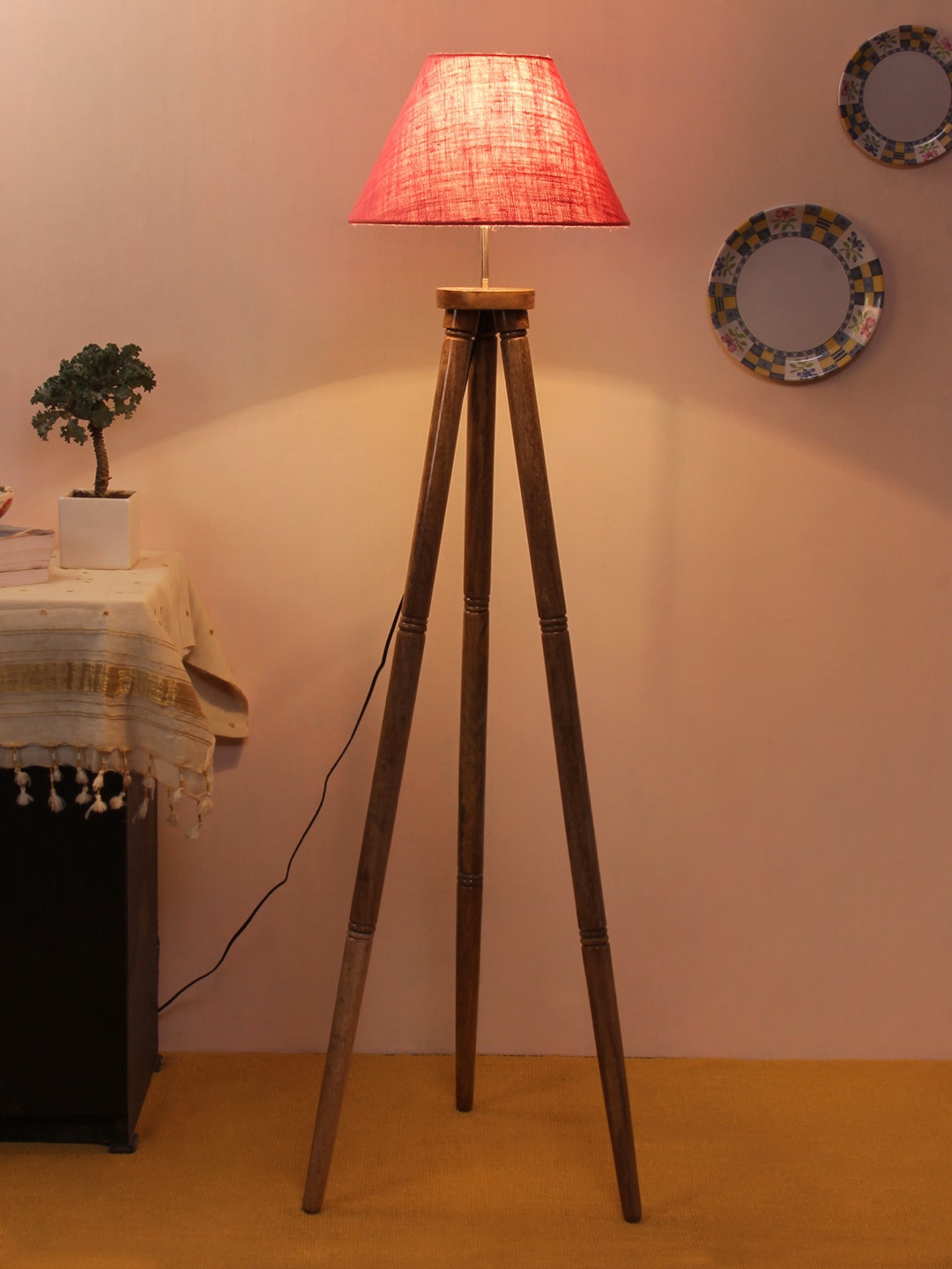 

Devansh Pink & Brown Solid Contemporary Tripod Lamp with Shade