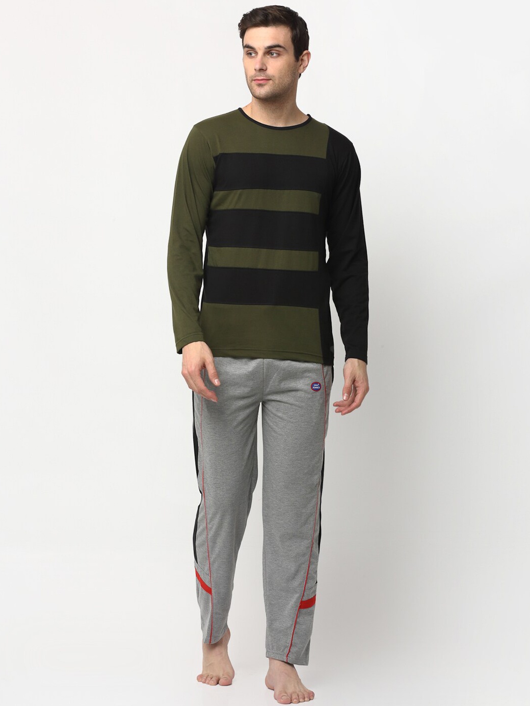 

VIMAL JONNEY Men Green & Grey Colourblocked Night suit