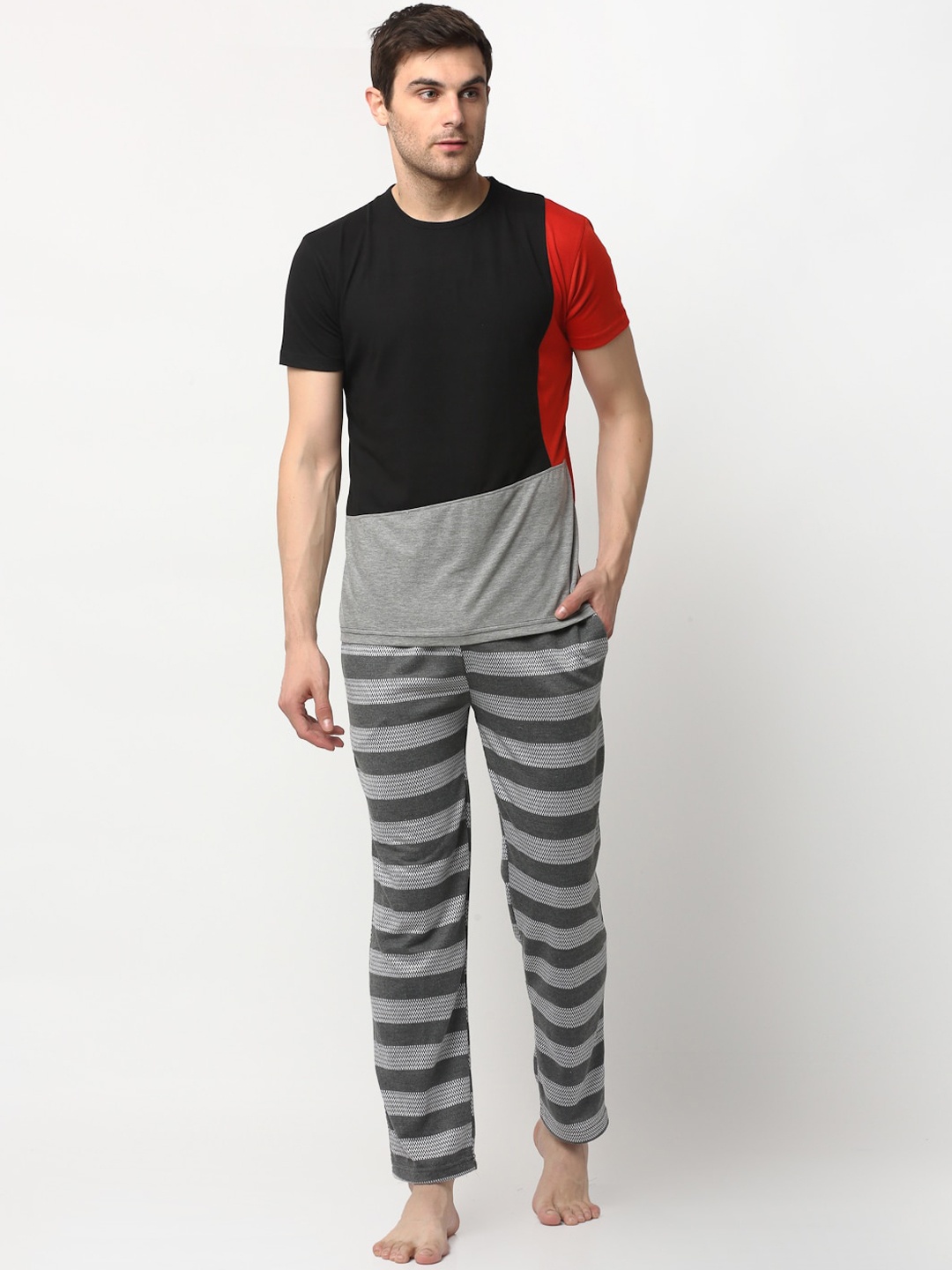 VIMAL JONNEY Men Black & Grey Colourblocked Night Suit