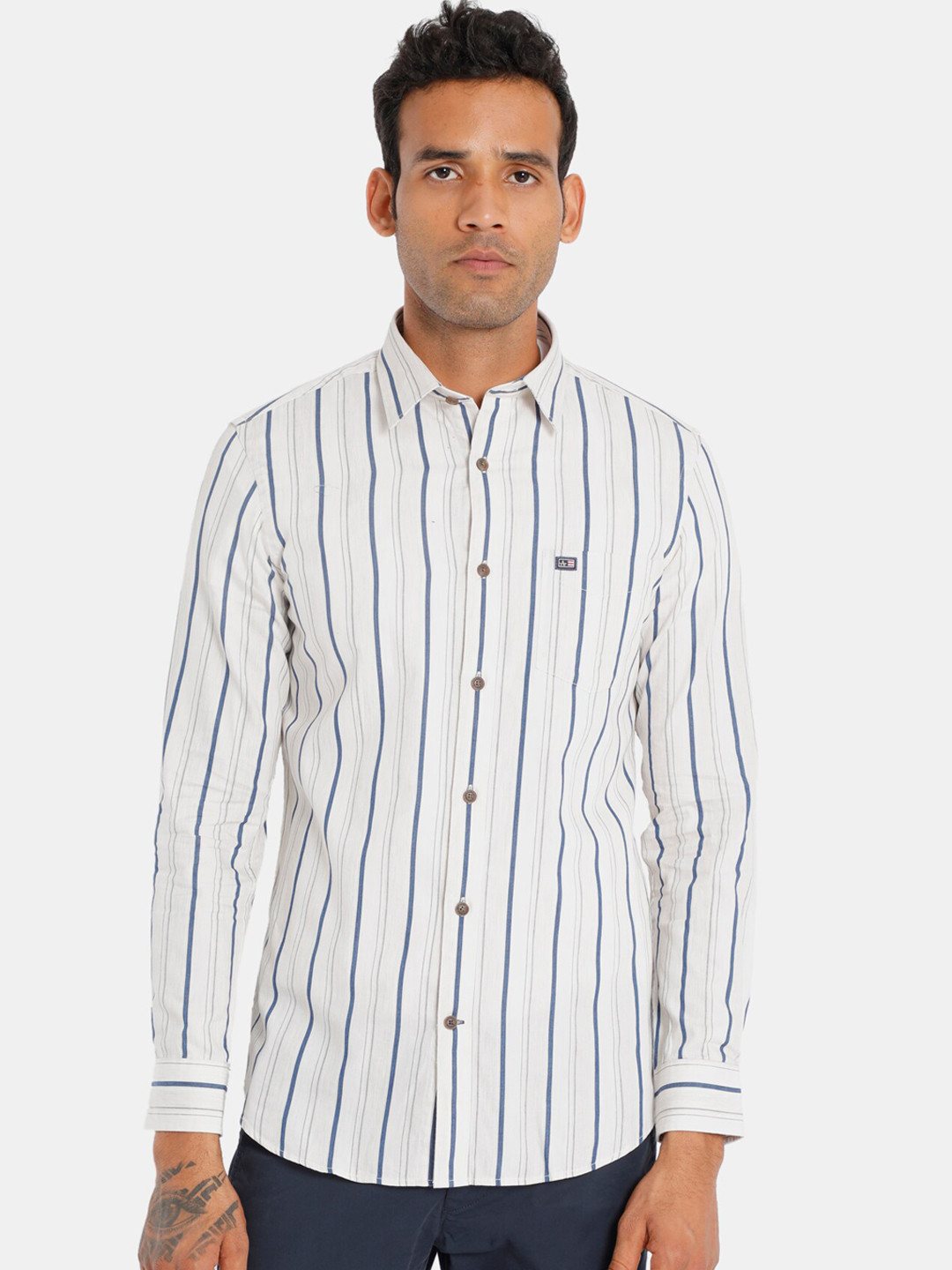 

Arrow Sport Men White Regular Fit Striped Casual Shirt
