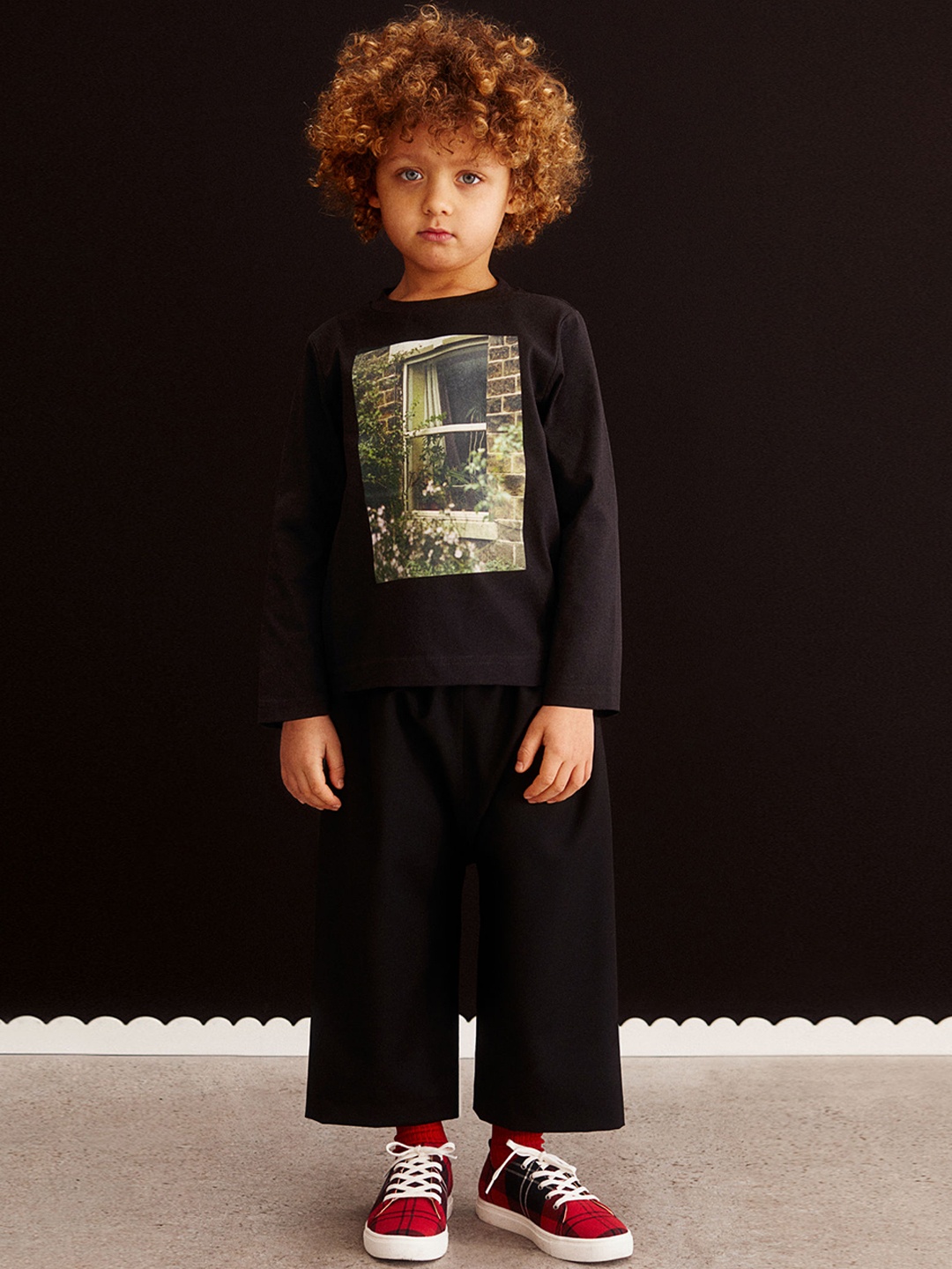

H&M Boys Black Printed Cotton Top