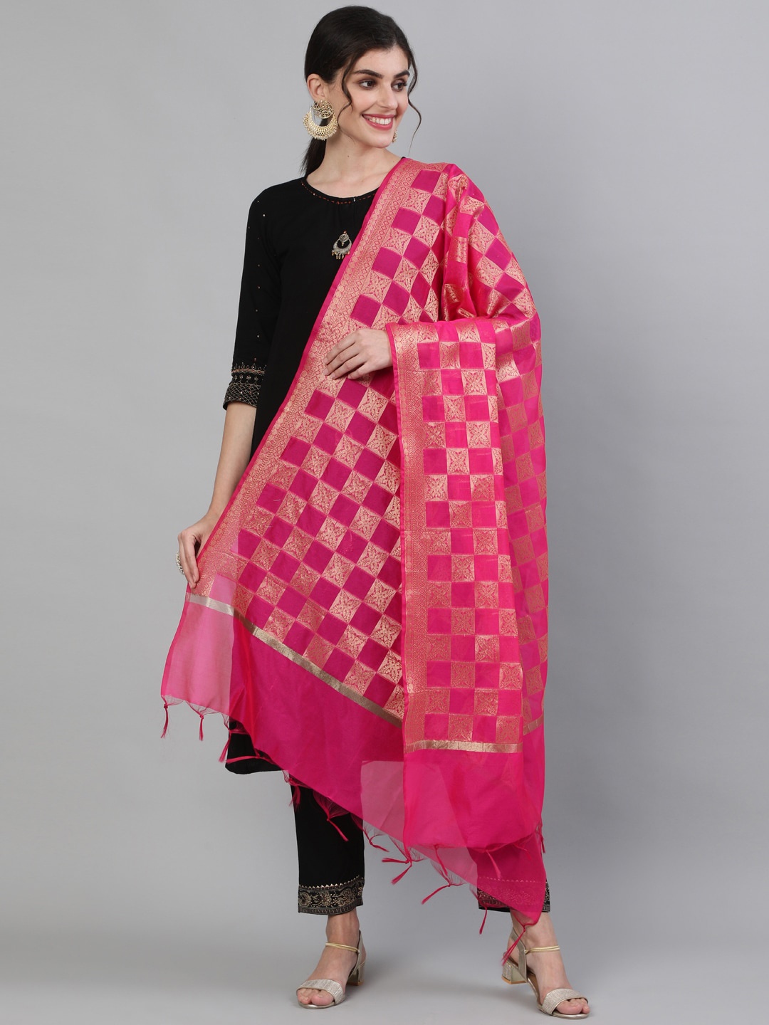

Ishin Pink & Gold-Toned Woven Design Dupatta