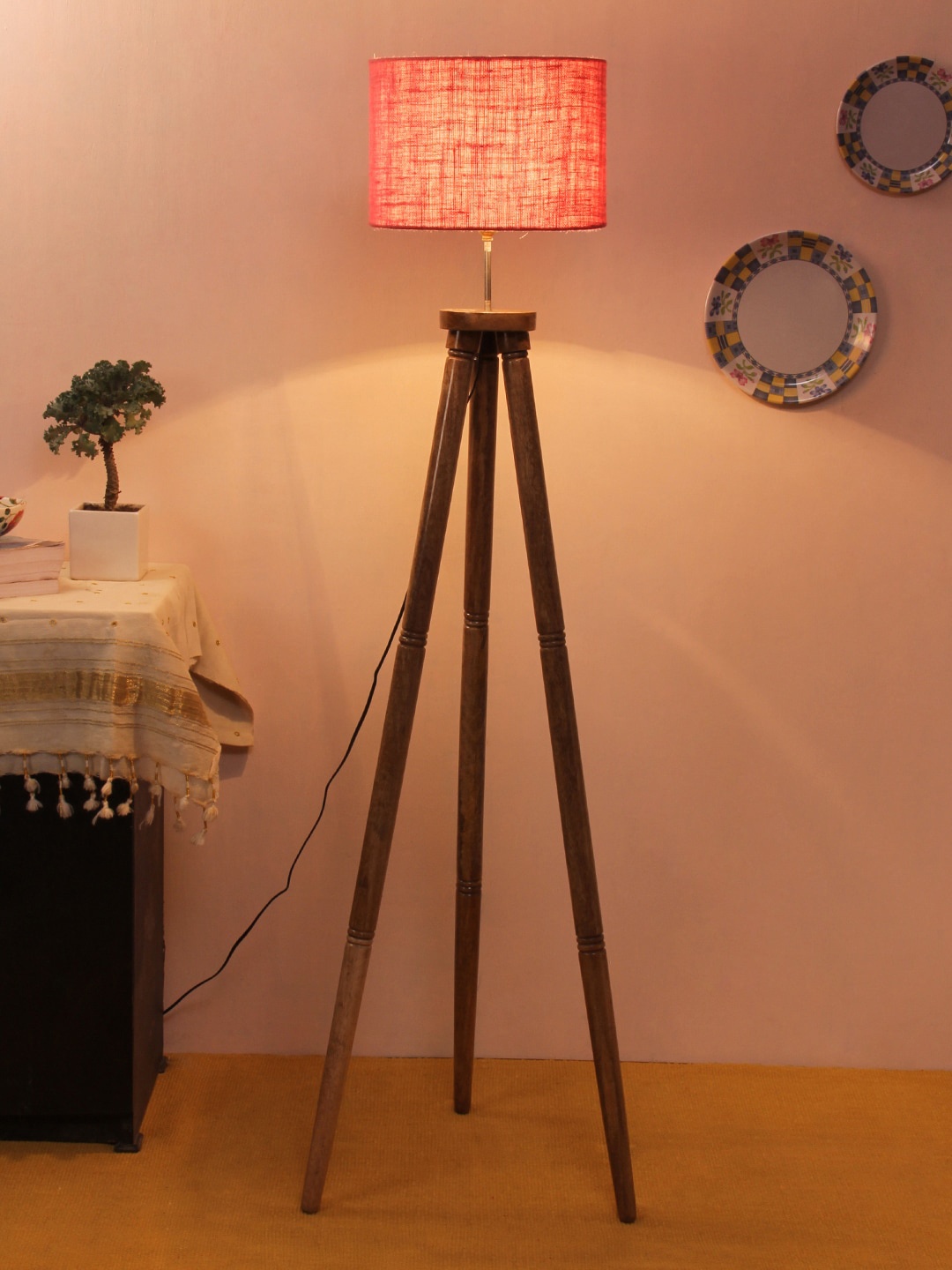 

Devansh Pink & Brown Self Design Traditional Tripod Lamp with Shade