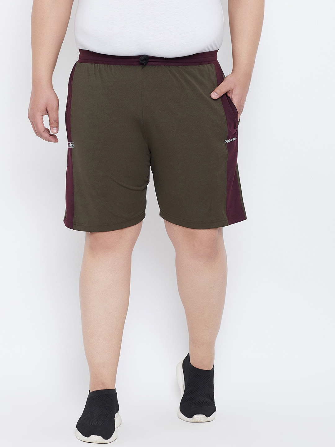 

bigbanana Men Olive Green Solid Regular Fit Regular Shorts