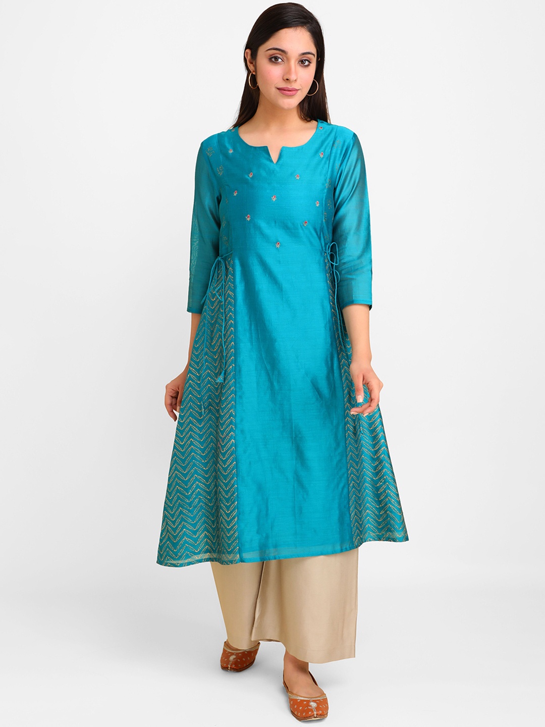 

Lal10 Women Turquoise Blue Printed Chanderi Silk Kurta
