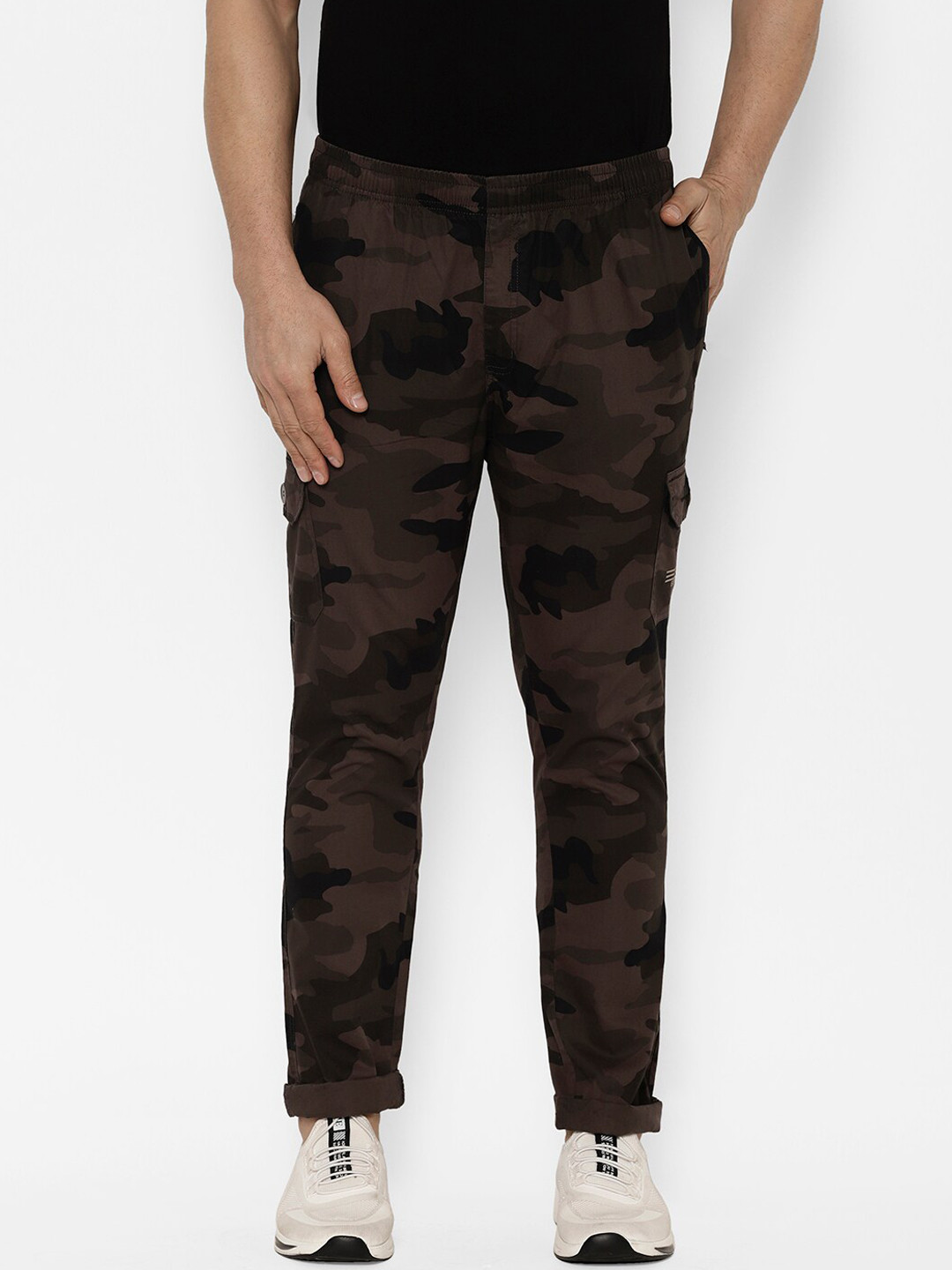 

SAPPER Men Brown Slim Fit Printed Regular Trousers