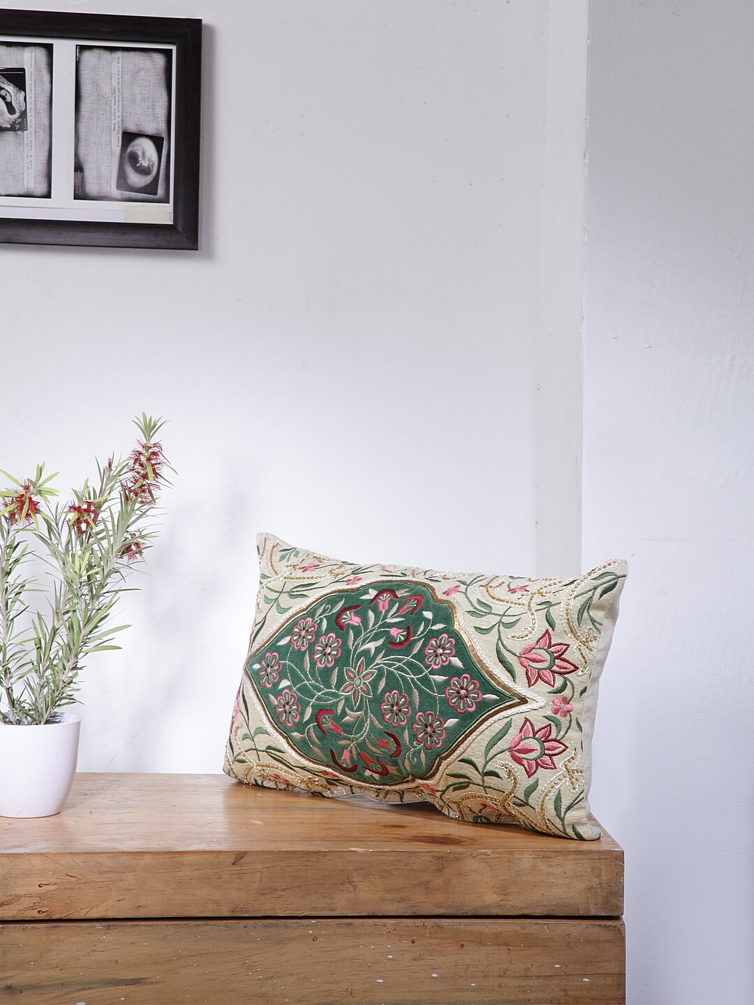 

BLANC9 Beige & Green Single Embroidered Rectangle Cushion Cover