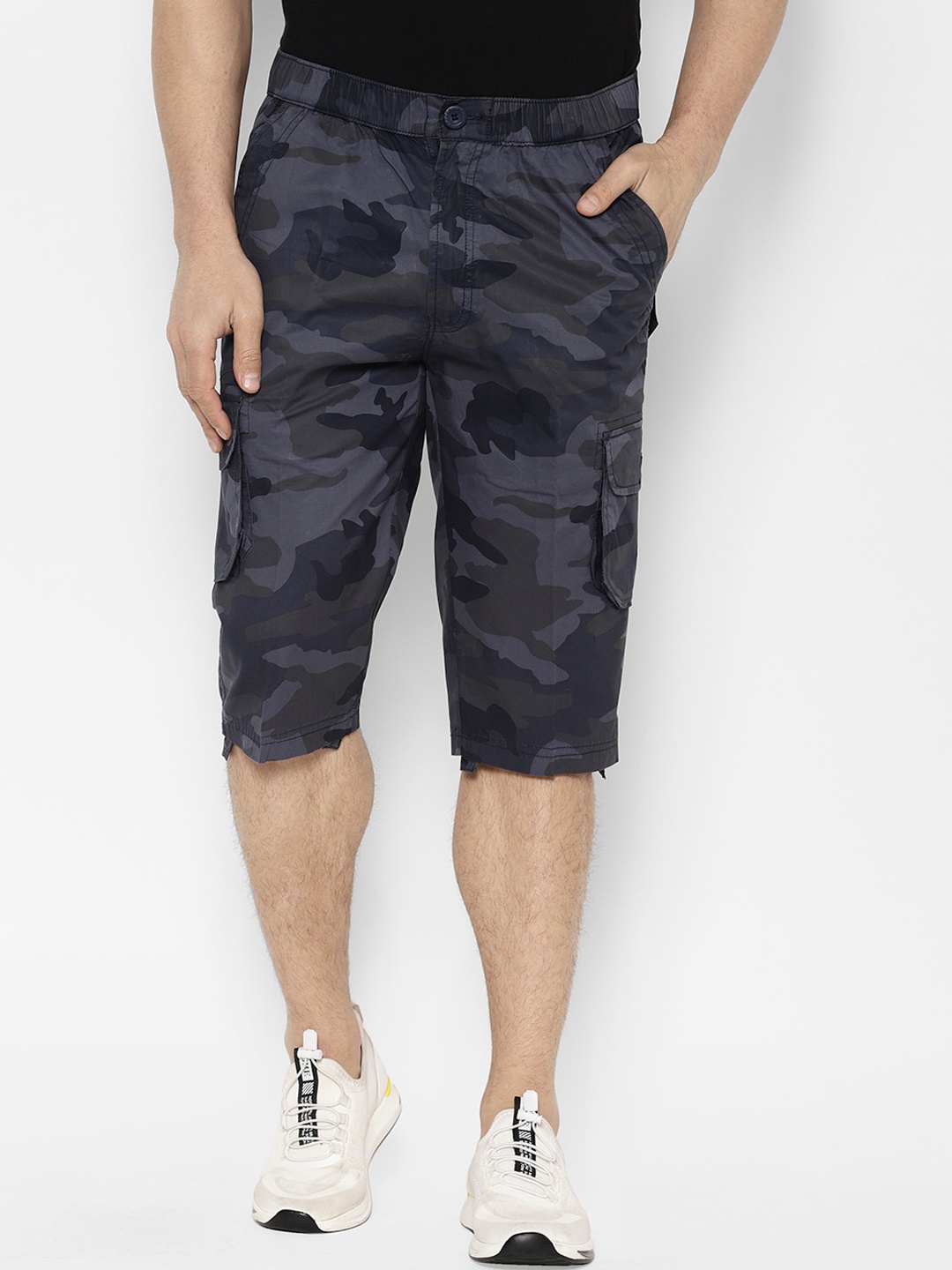 

SAPPER Men Grey Printed Slim Fit Cargo Shorts