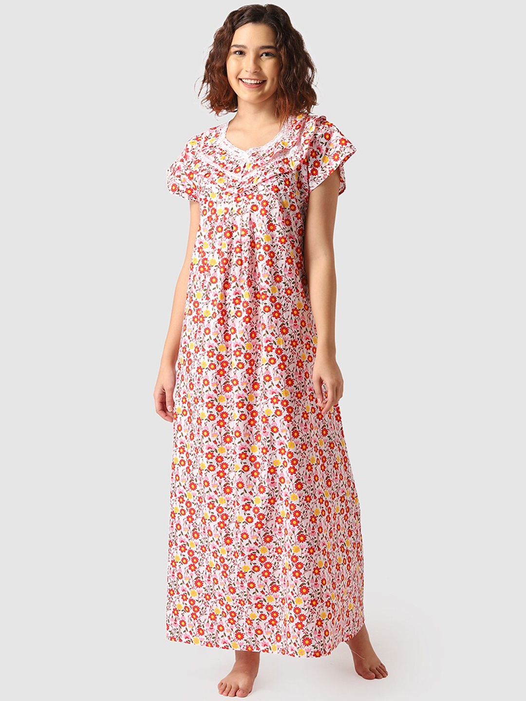 

Vemante White & Red Printed Nightdress