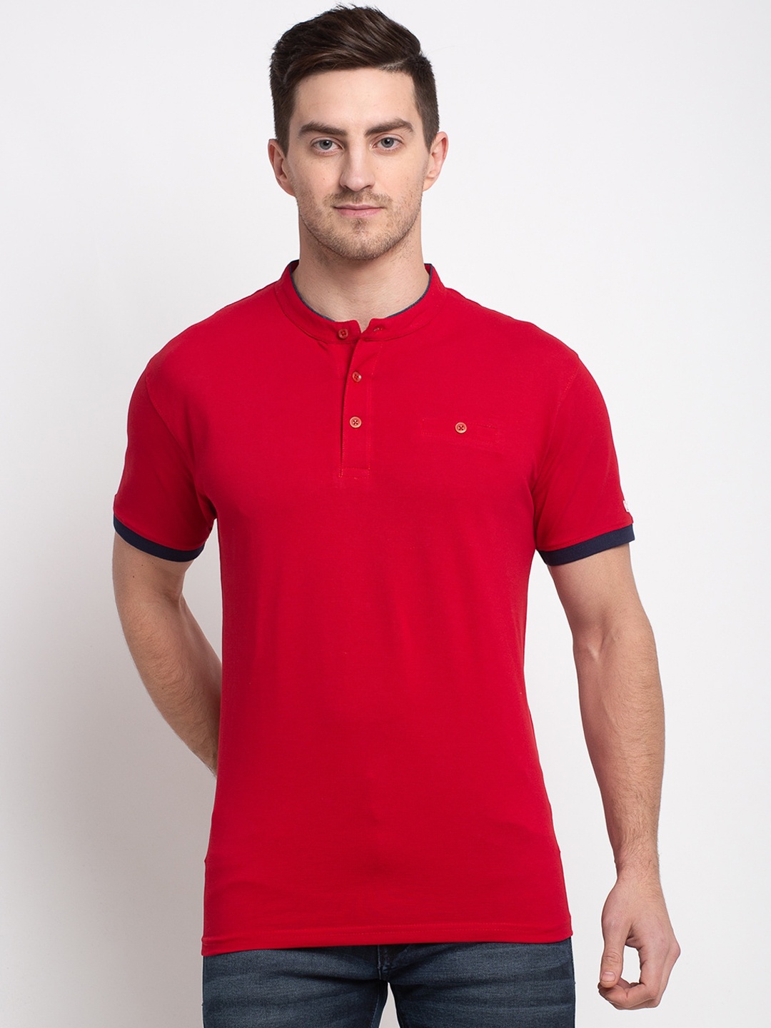 

Rodamo Men Red Solid Henley Neck T-shirt
