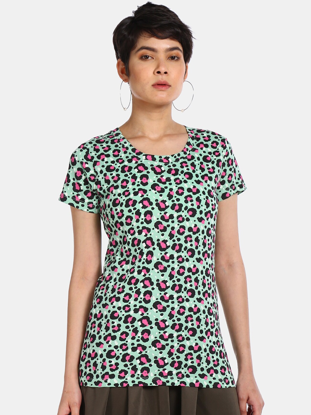 

Sugr Women Green Printed Round Neck T-shirt