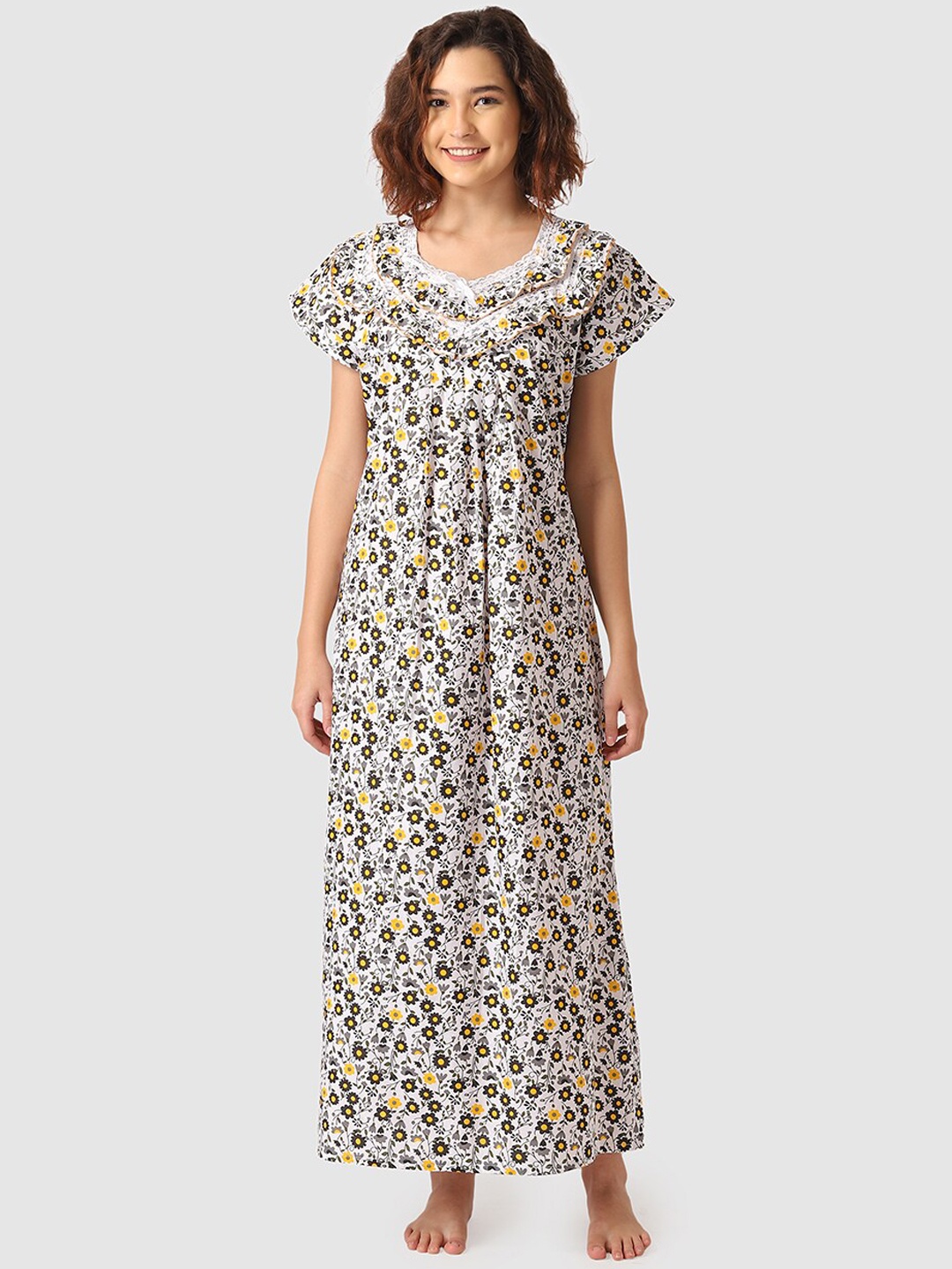 Vemante White & Black Printed Nightdress