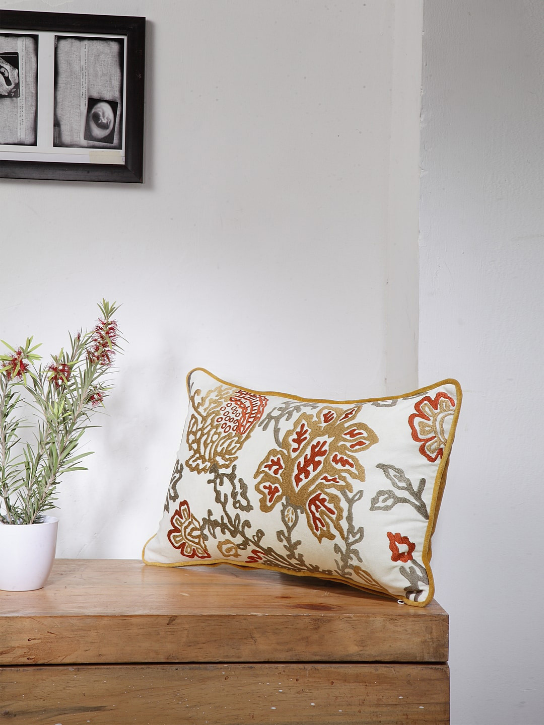 

BLANC9 White & Grey Set of Single Ethnic Motifs Rectangle Cushion Covers