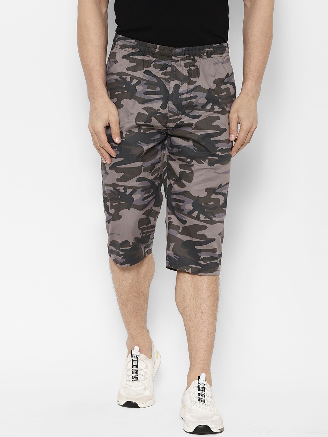 

SAPPER Men Grey Printed Slim Fit Regular Shorts