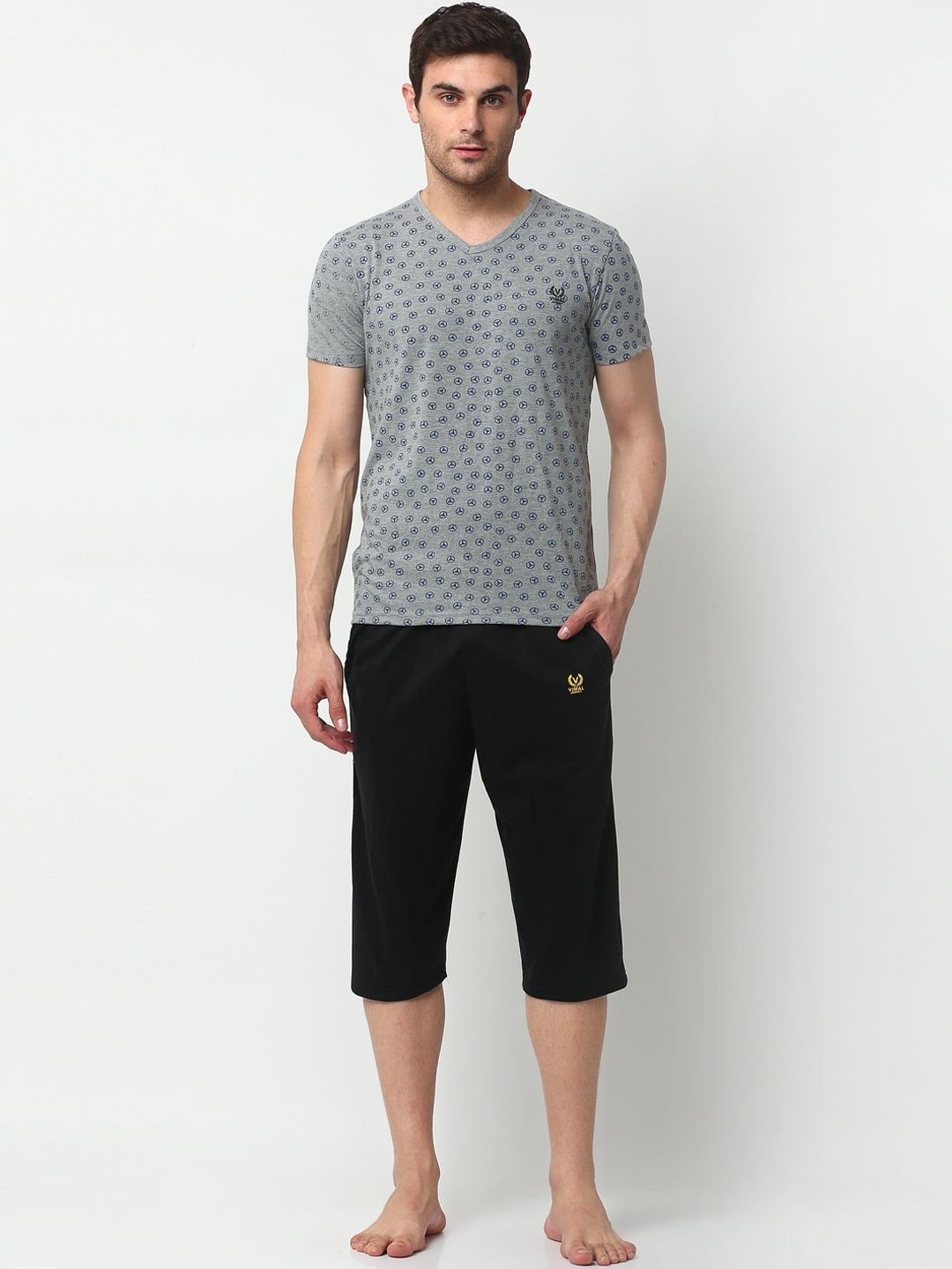 

VIMAL JONNEY Men Grey Melange & Black Printed Night suit