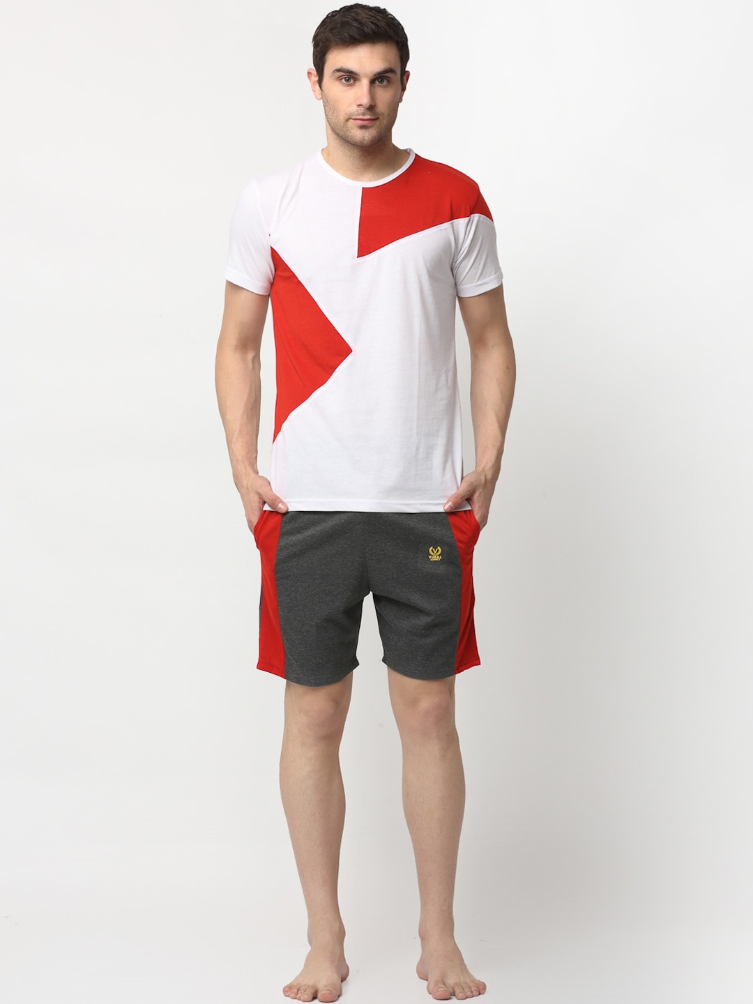 

VIMAL JONNEY Men White & Red Colourblocked Night suit