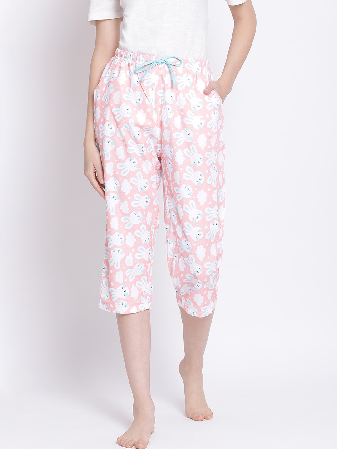 

Kanvin Women Peach-Coloured & White Printed Lounge Capris