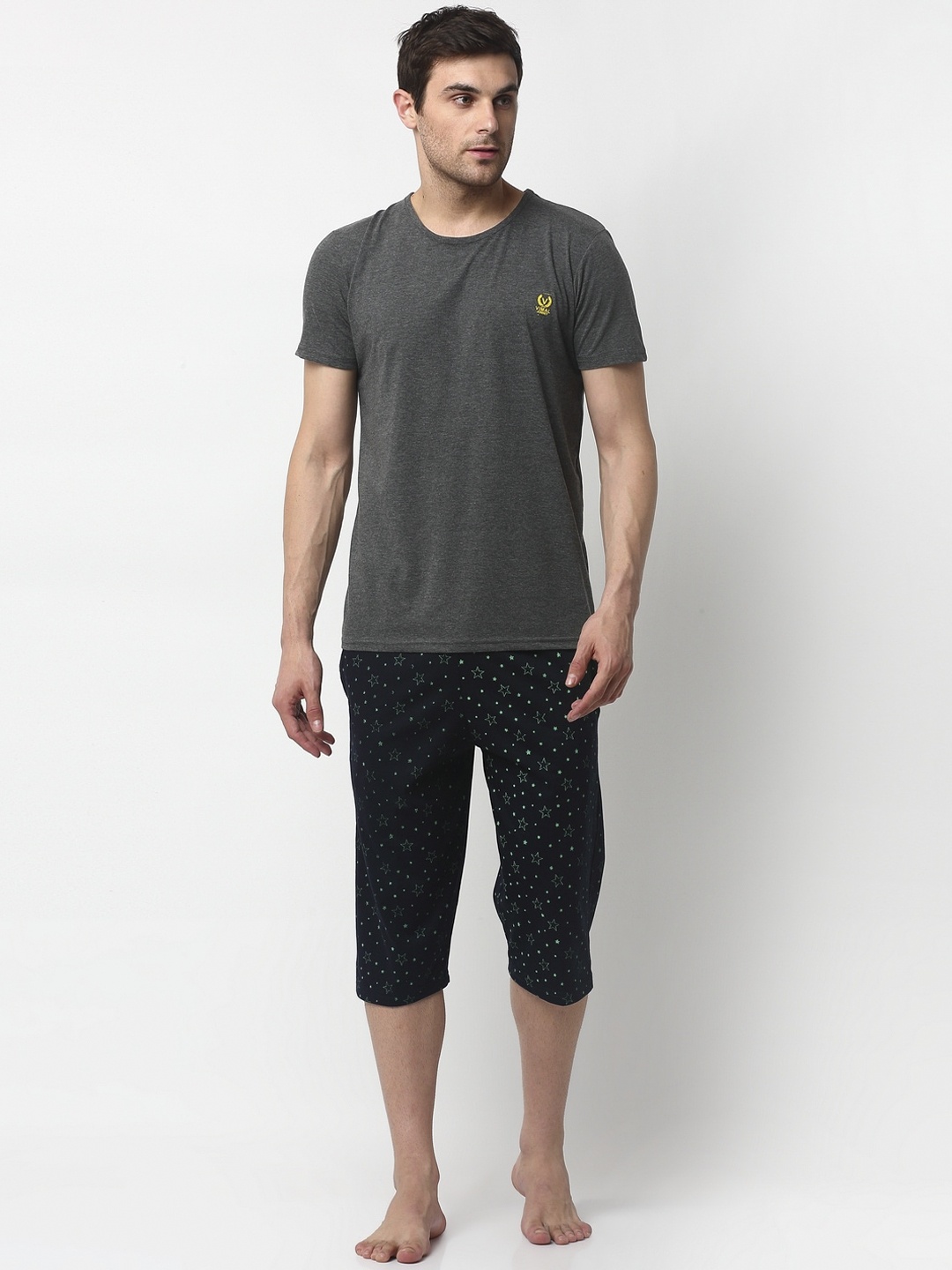 

VIMAL JONNEY Men Grey Melange & Black Solid Night suit