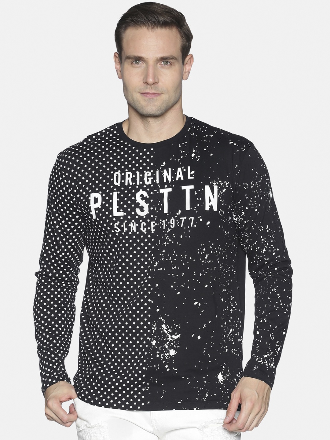 

UrGear Men Black Printed Round Neck T-shirt