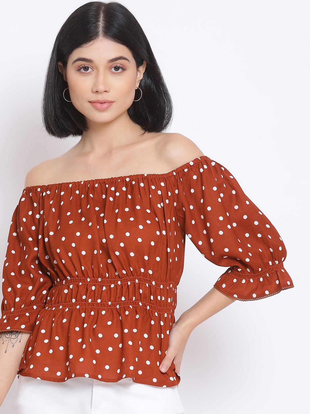 

Oxolloxo Brown & White Printed Off-shoulder Puff Sleeves Cinched Waist Top
