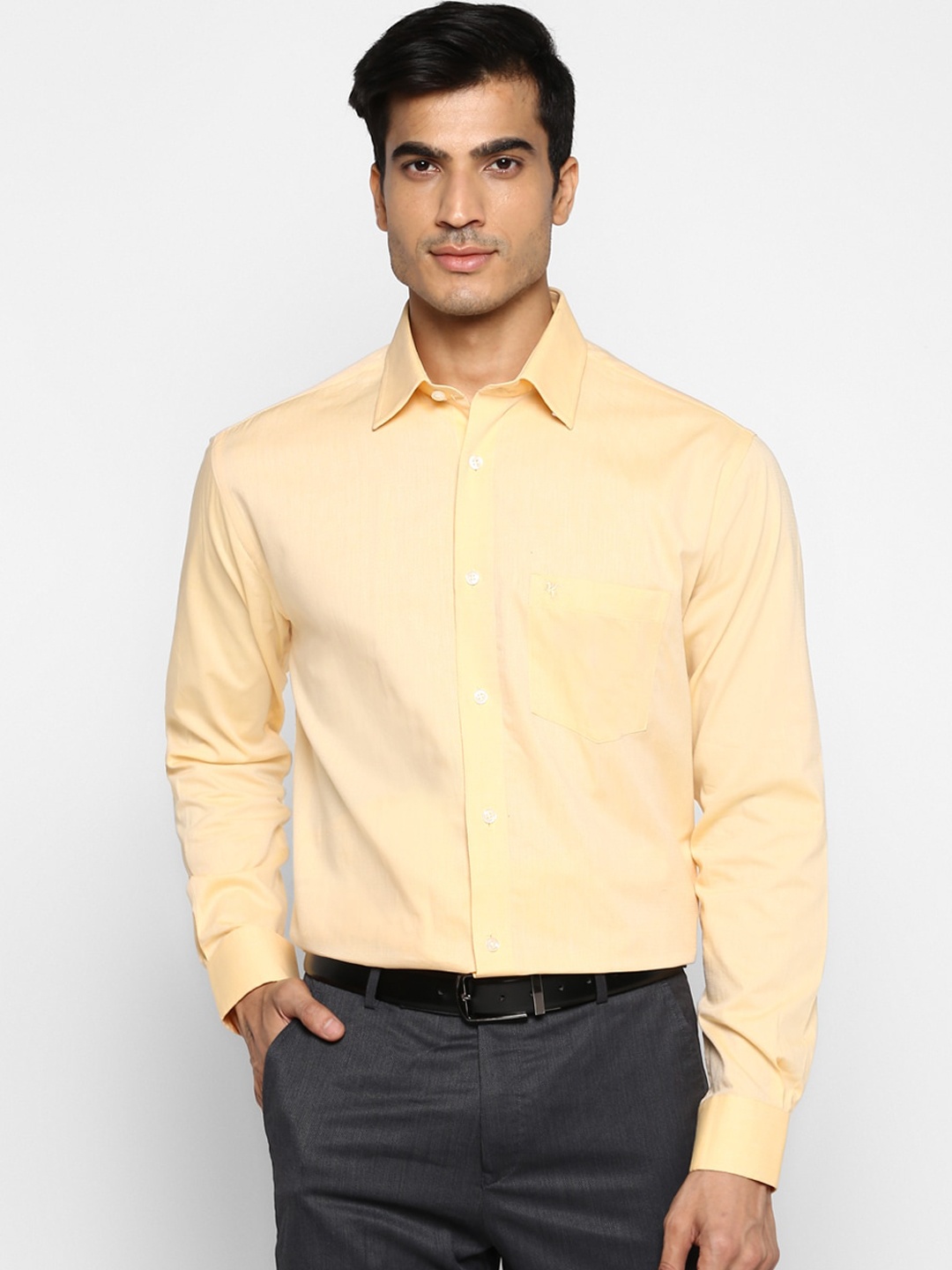 

Cantabil Men Yellow Regular Fit Solid Formal Shirt