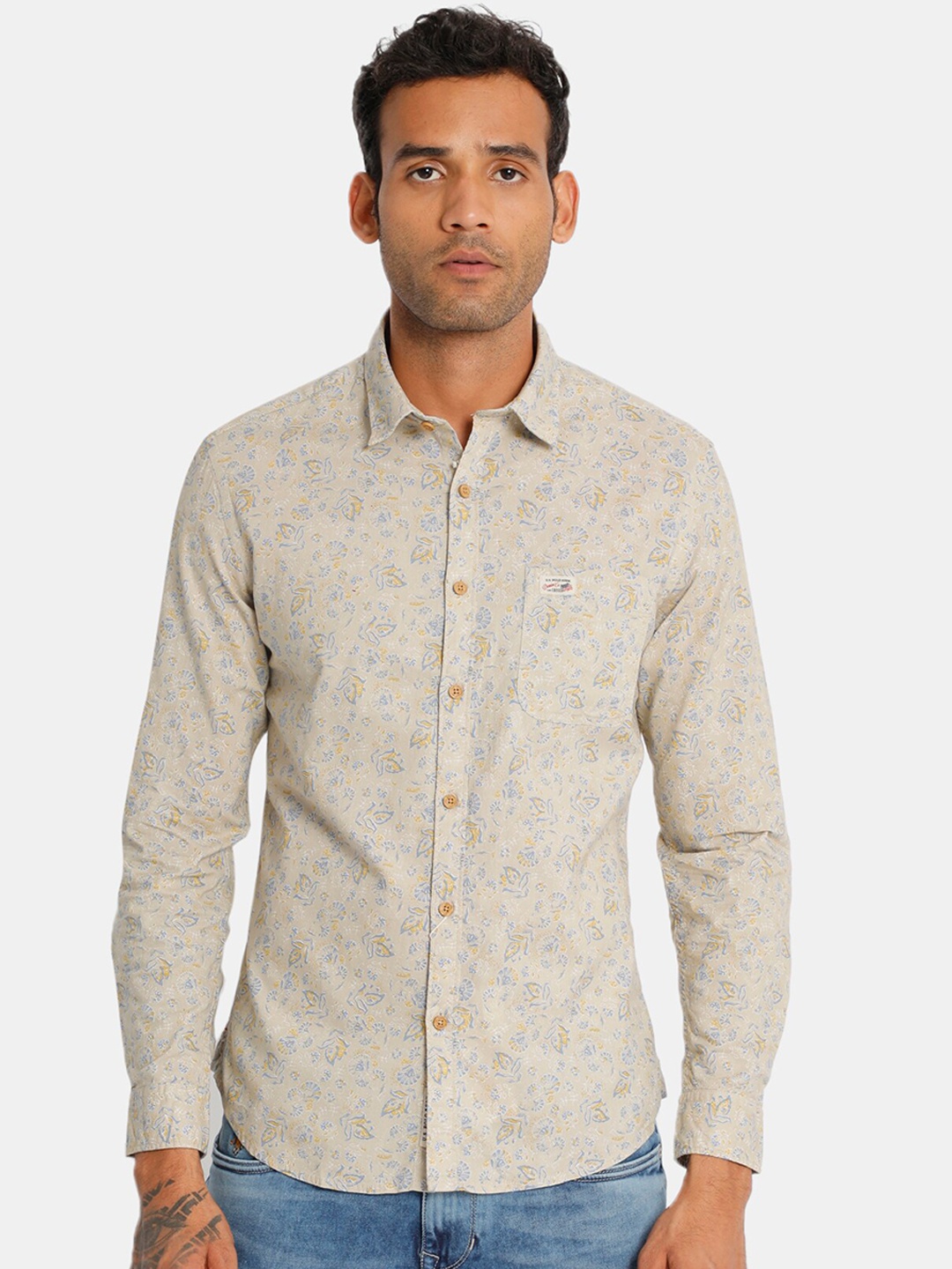 

U.S. Polo Assn. Men Beige Regular Fit Printed Casual Shirt