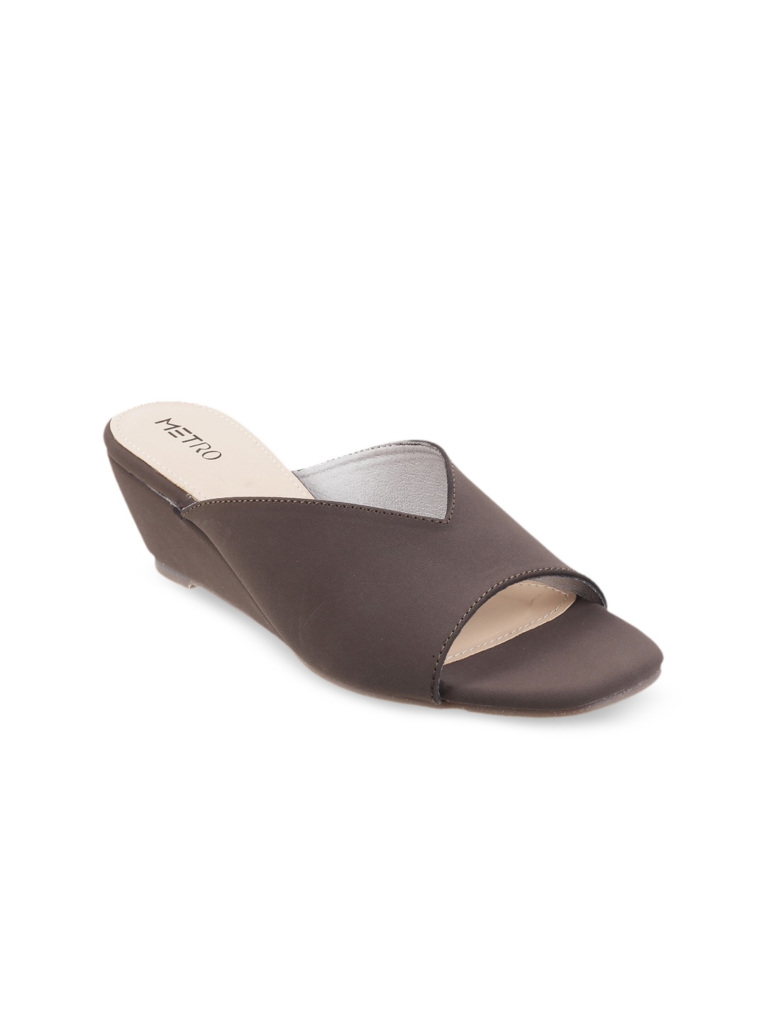 

Metro Women Grey Solid Wedges