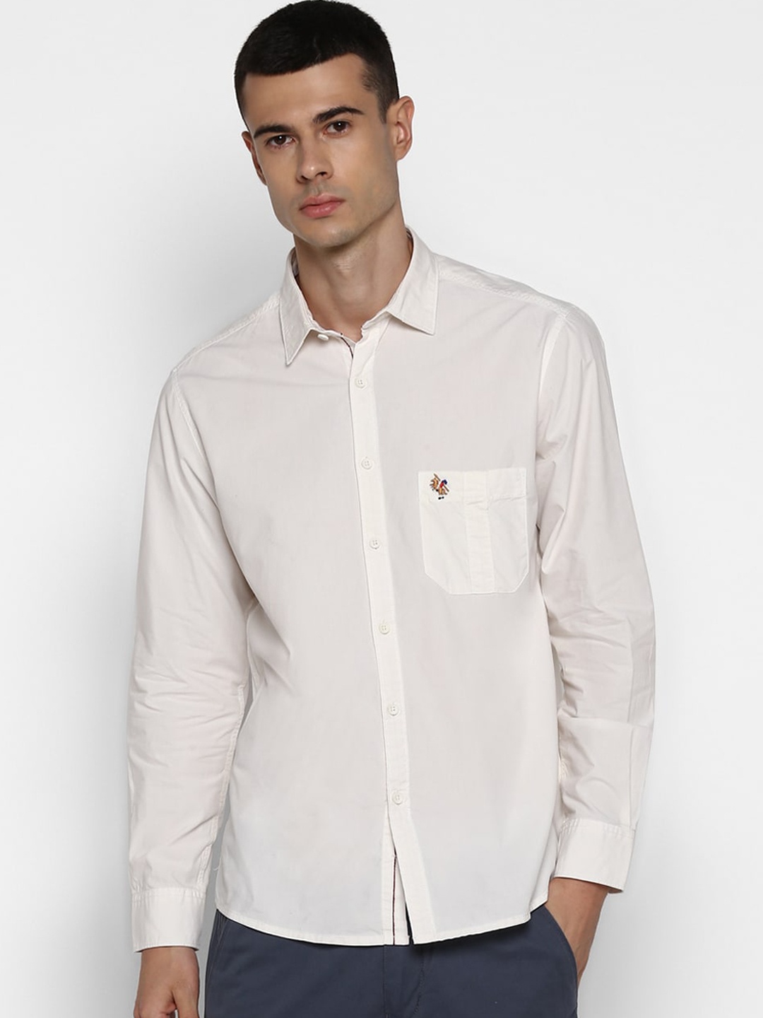 

Cantabil Men White Slim Fit Solid Casual Shirt